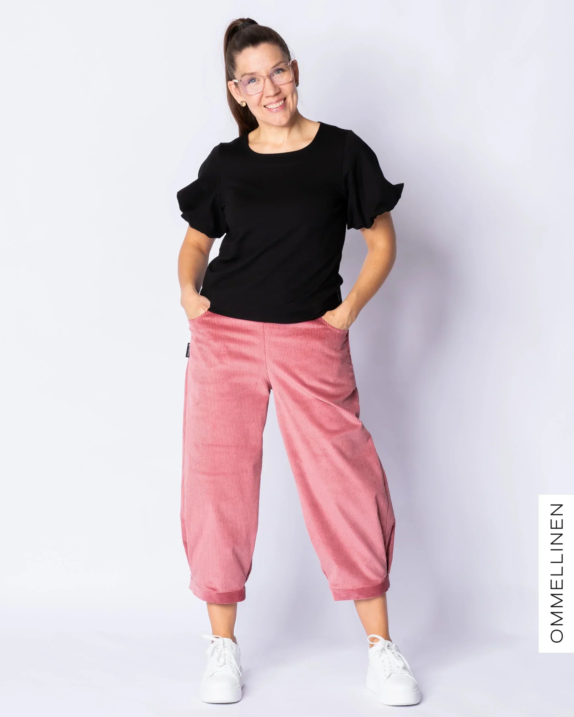 CORDUROY short pants, rose - slight II-quality