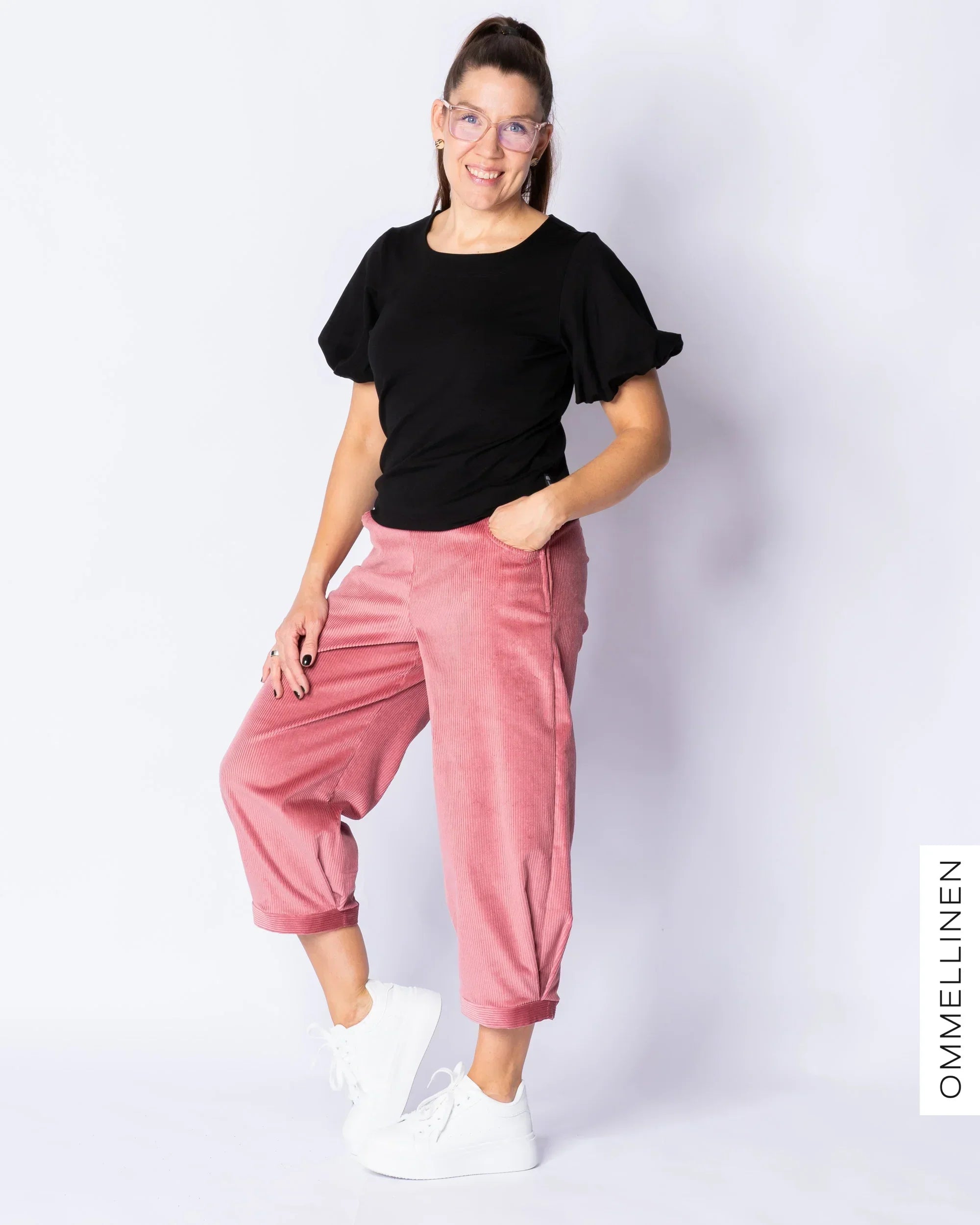 CORDUROY short pants, rose - slight II-quality