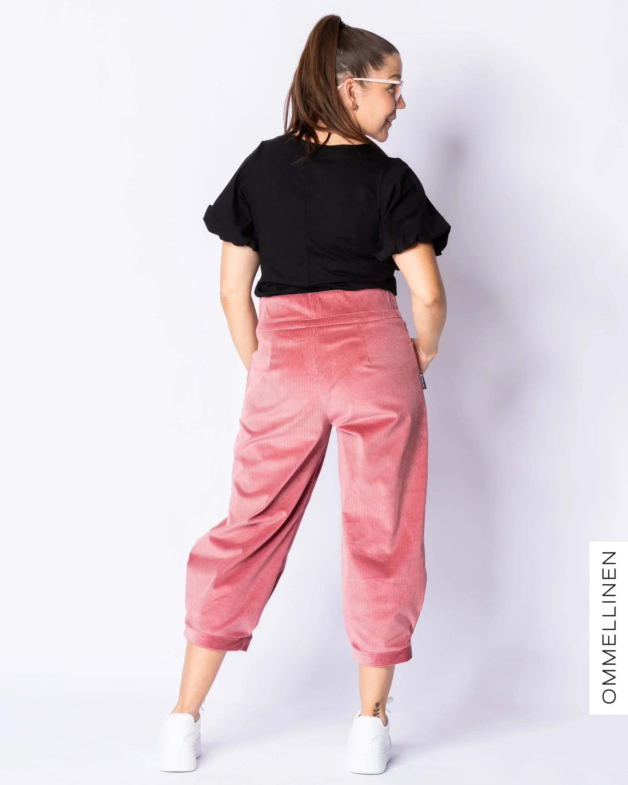 CORDUROY short pants, rose - slight II-quality