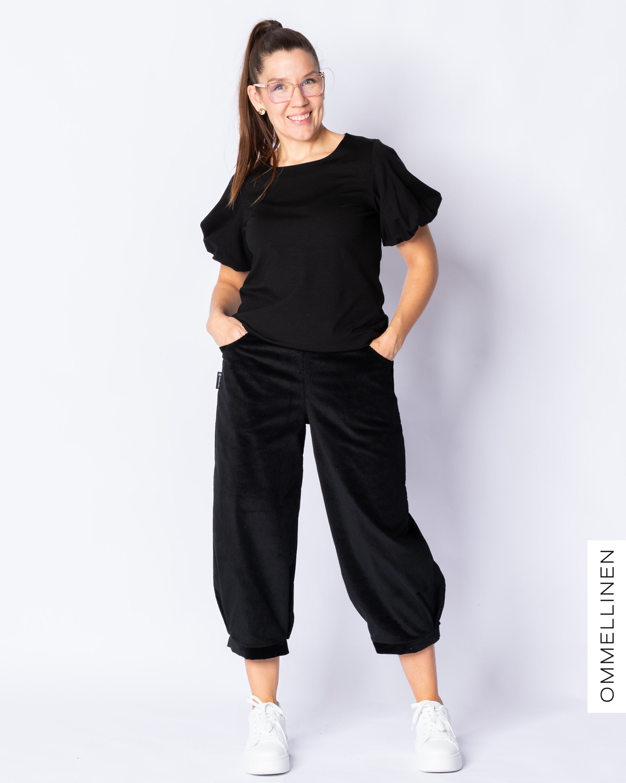 CORDUROY short pants, black