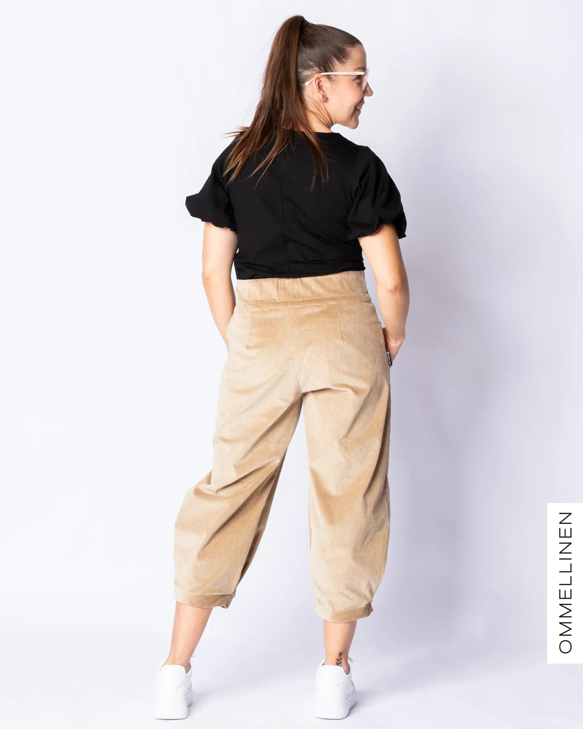 CORDUROY short pants, sand - slight II-quality