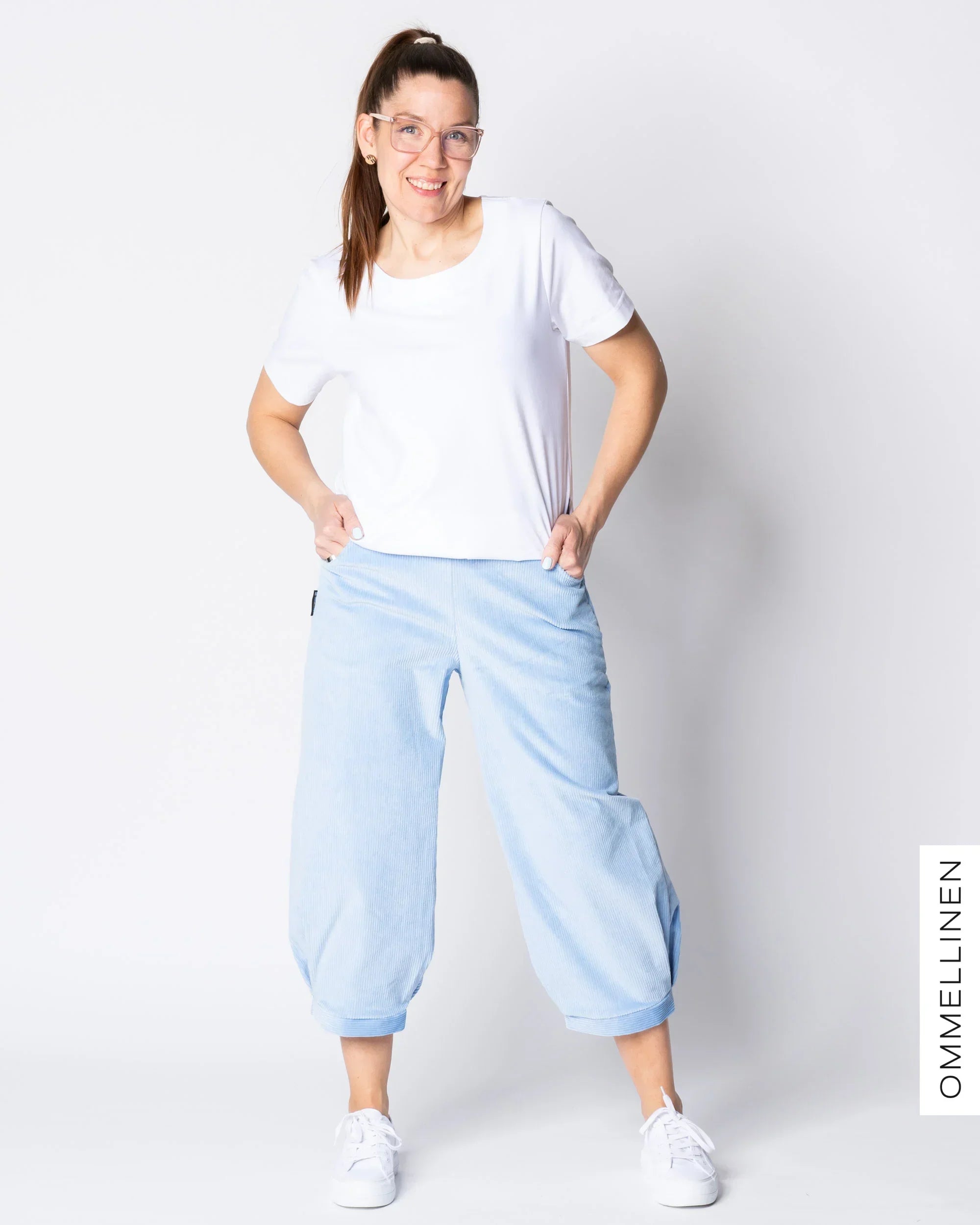 CORDUROY short pants, light blue - slight II-quality