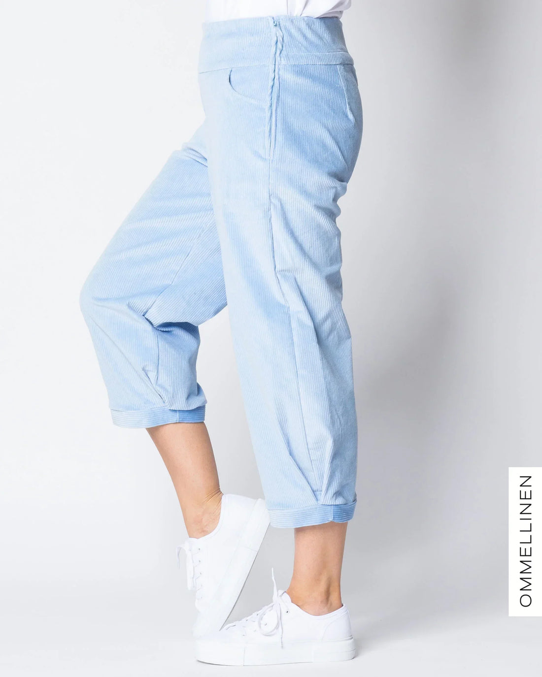 CORDUROY short pants, light blue