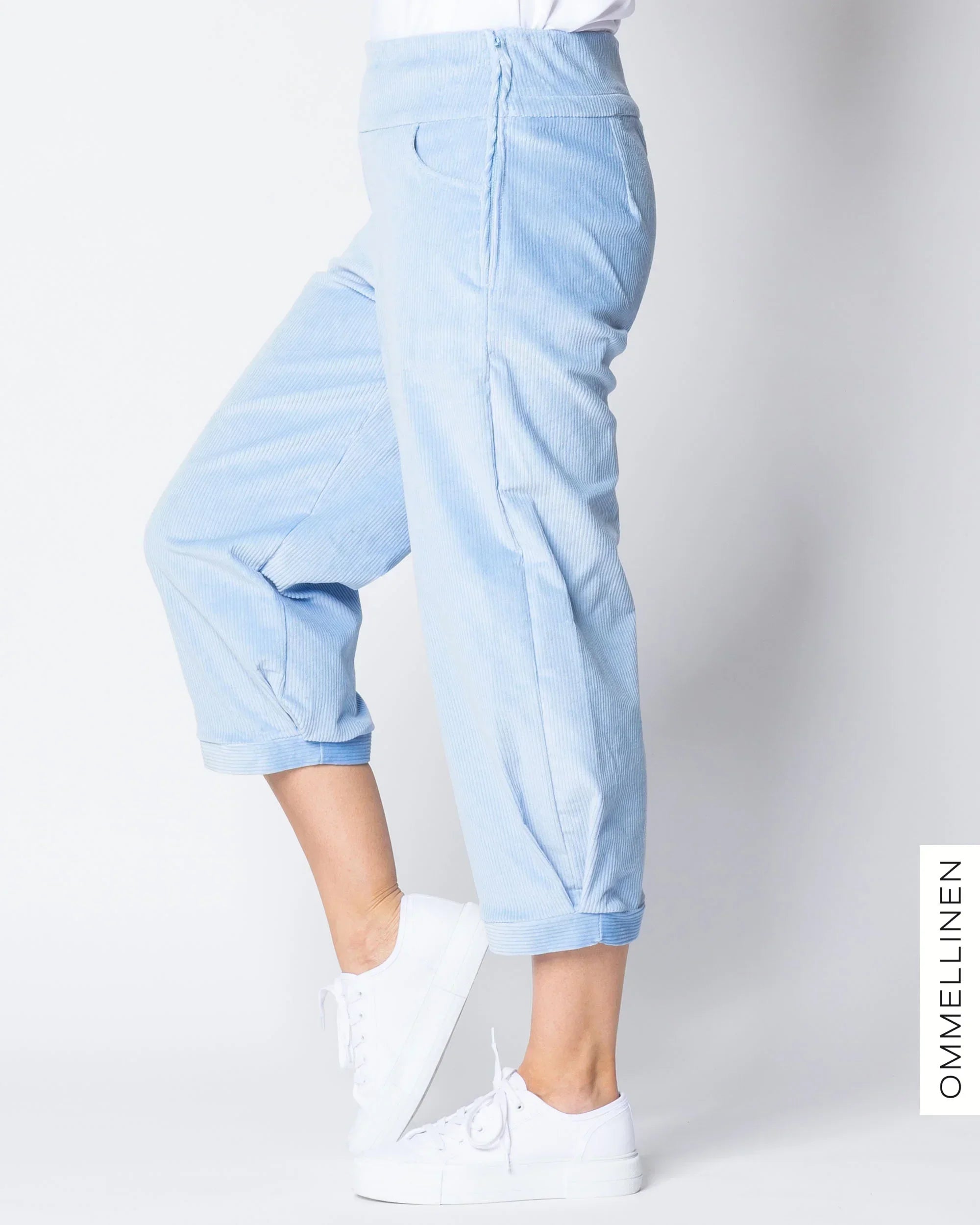 CORDUROY short pants, light blue - slight II-quality