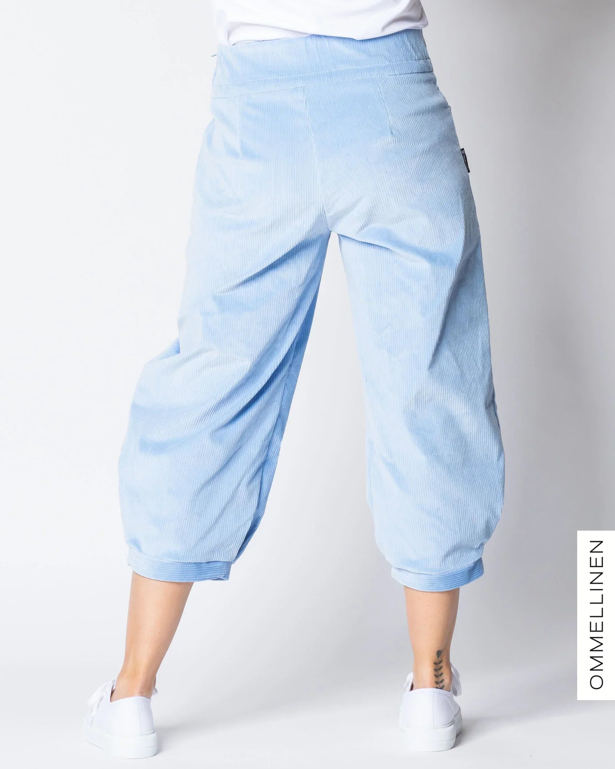 CORDUROY short pants, light blue - slight II-quality