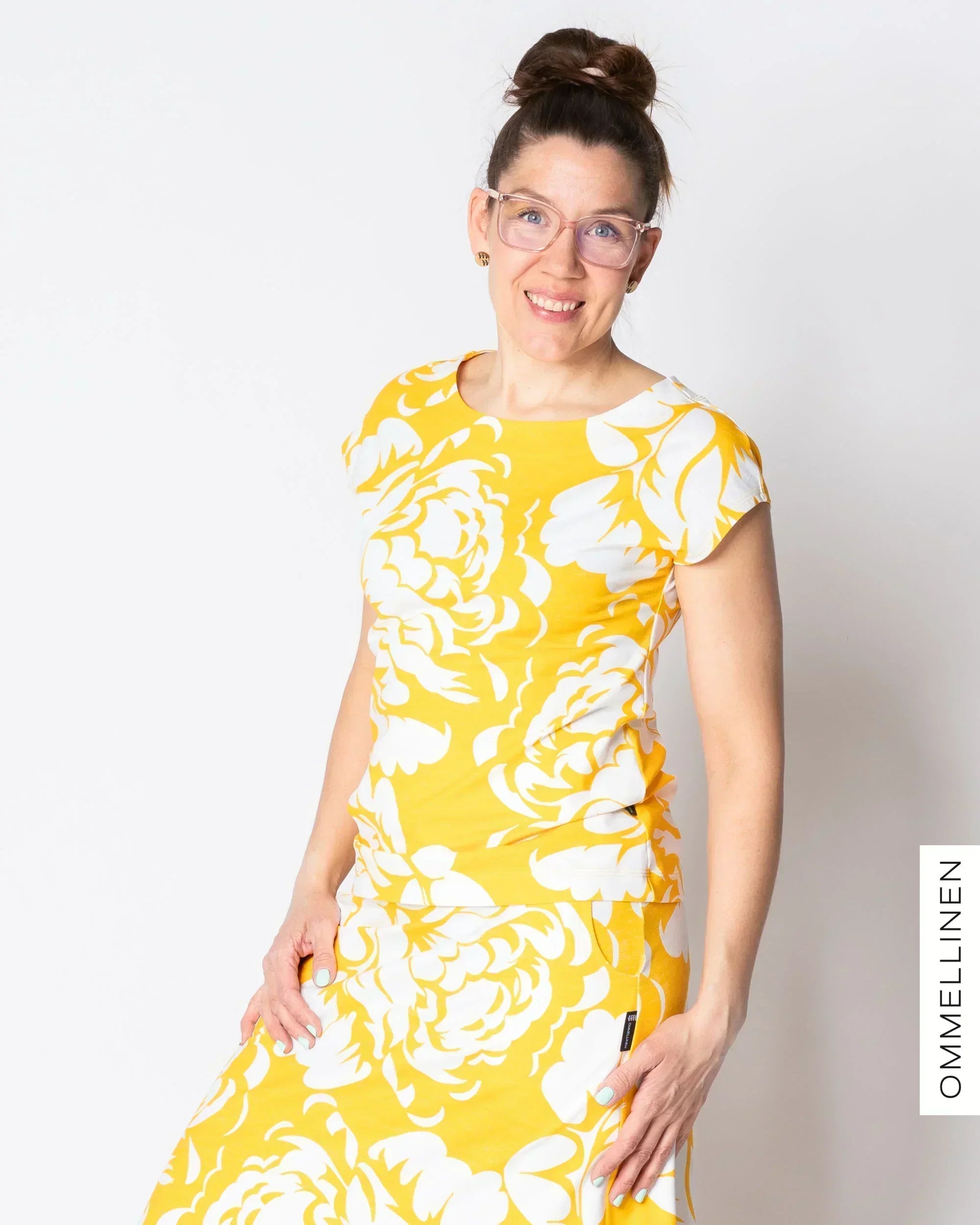 LEMPI t-shirt, Babushka Roses Giant - yellow/white