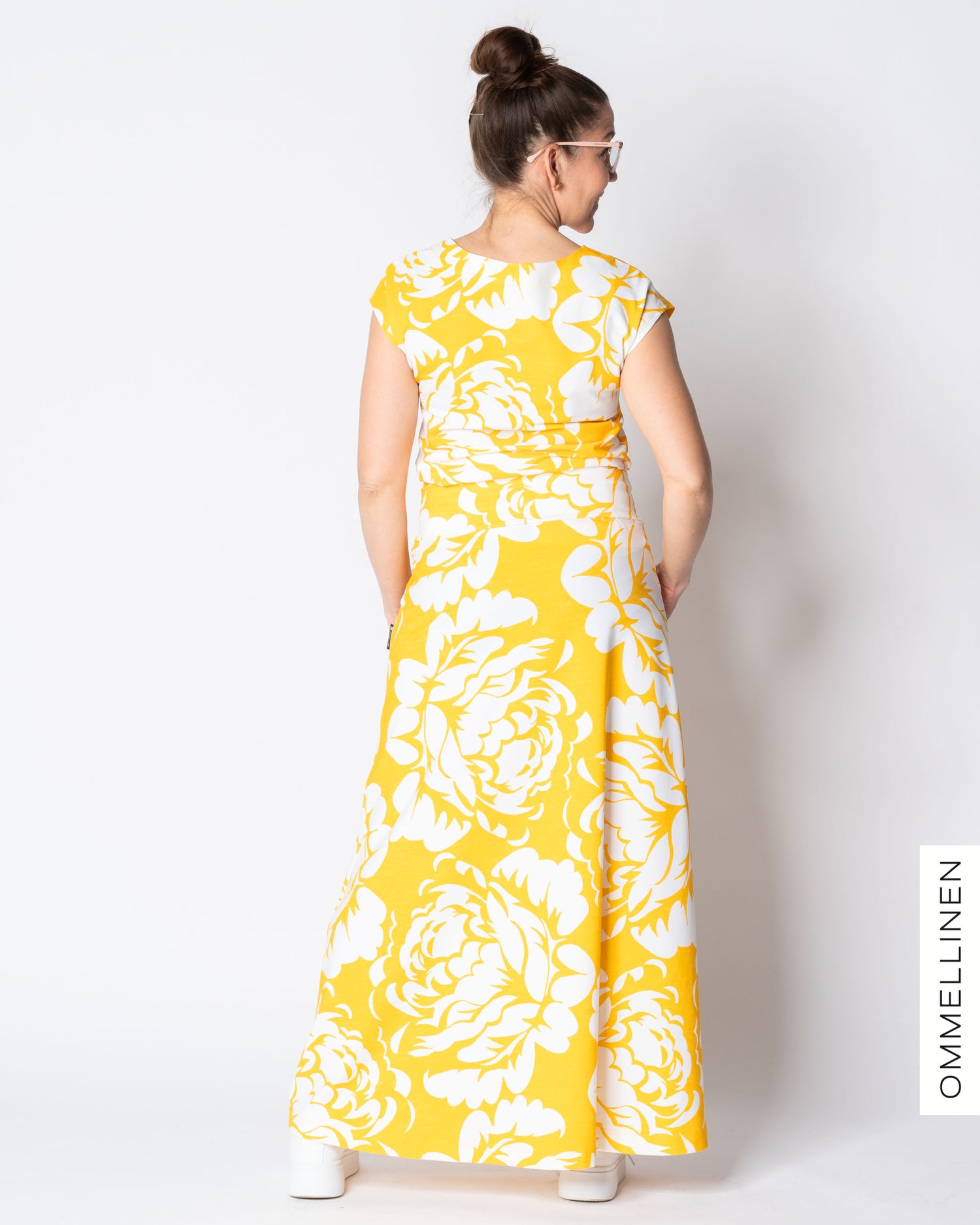 LEMPI t-shirt, Babushka Roses Giant - yellow/white