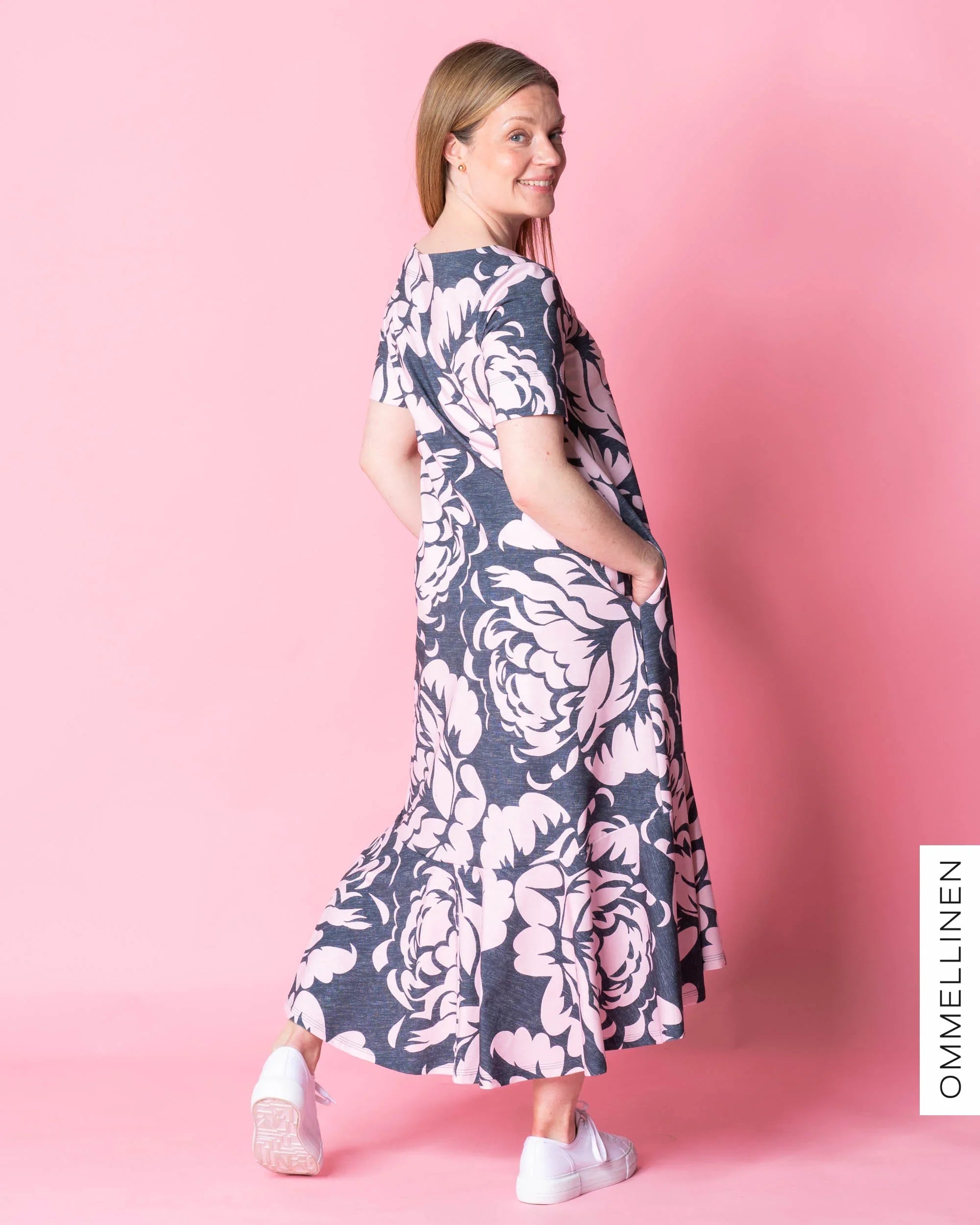 HULMU dress, Babushka Roses Giant - denim/rose