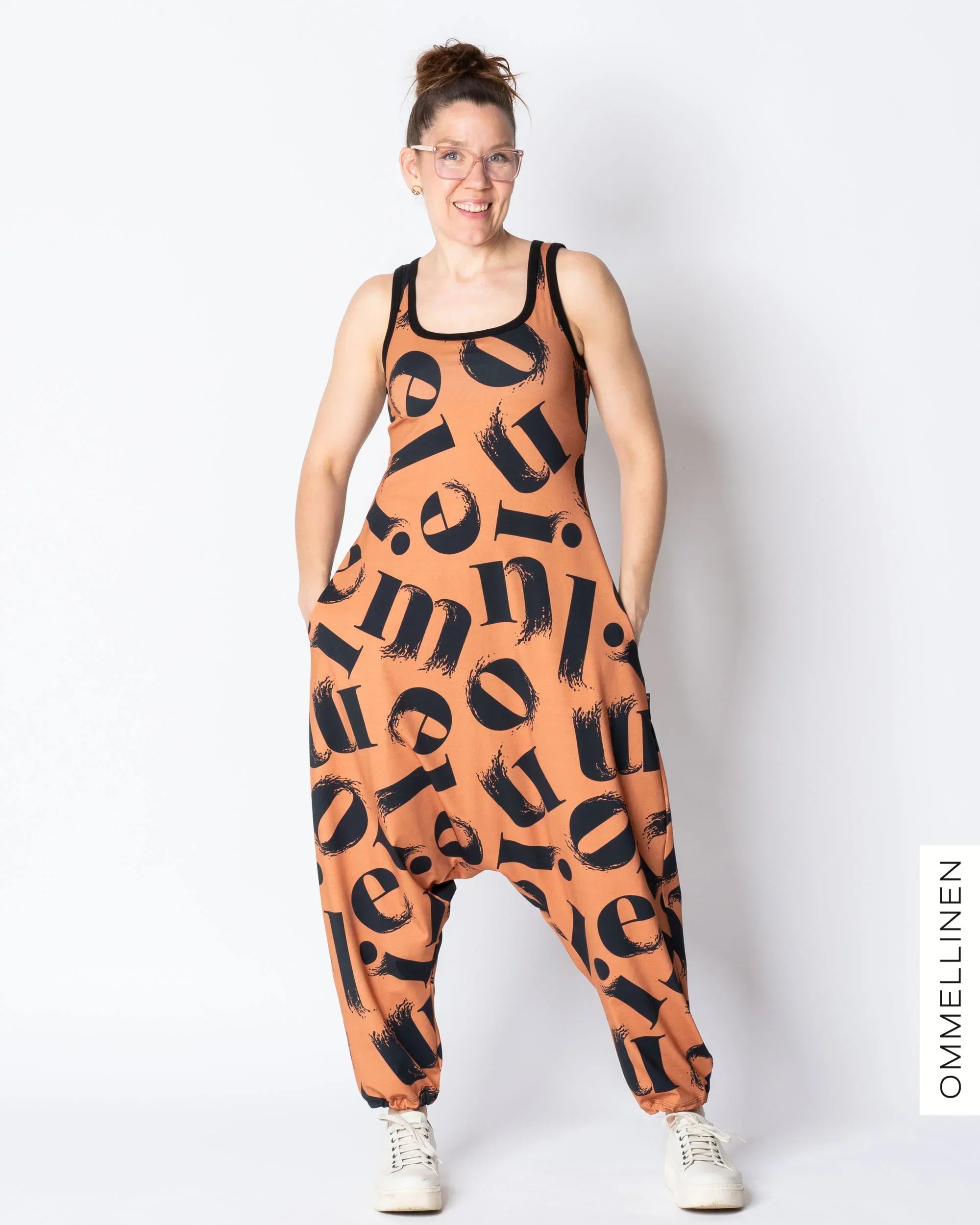 HAAREMI jumpsuit, Kirjaimet - brown, slight II-quality
