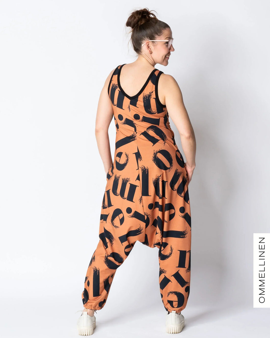 HAAREMI jumpsuit, Kirjaimet - brown, slight II-quality