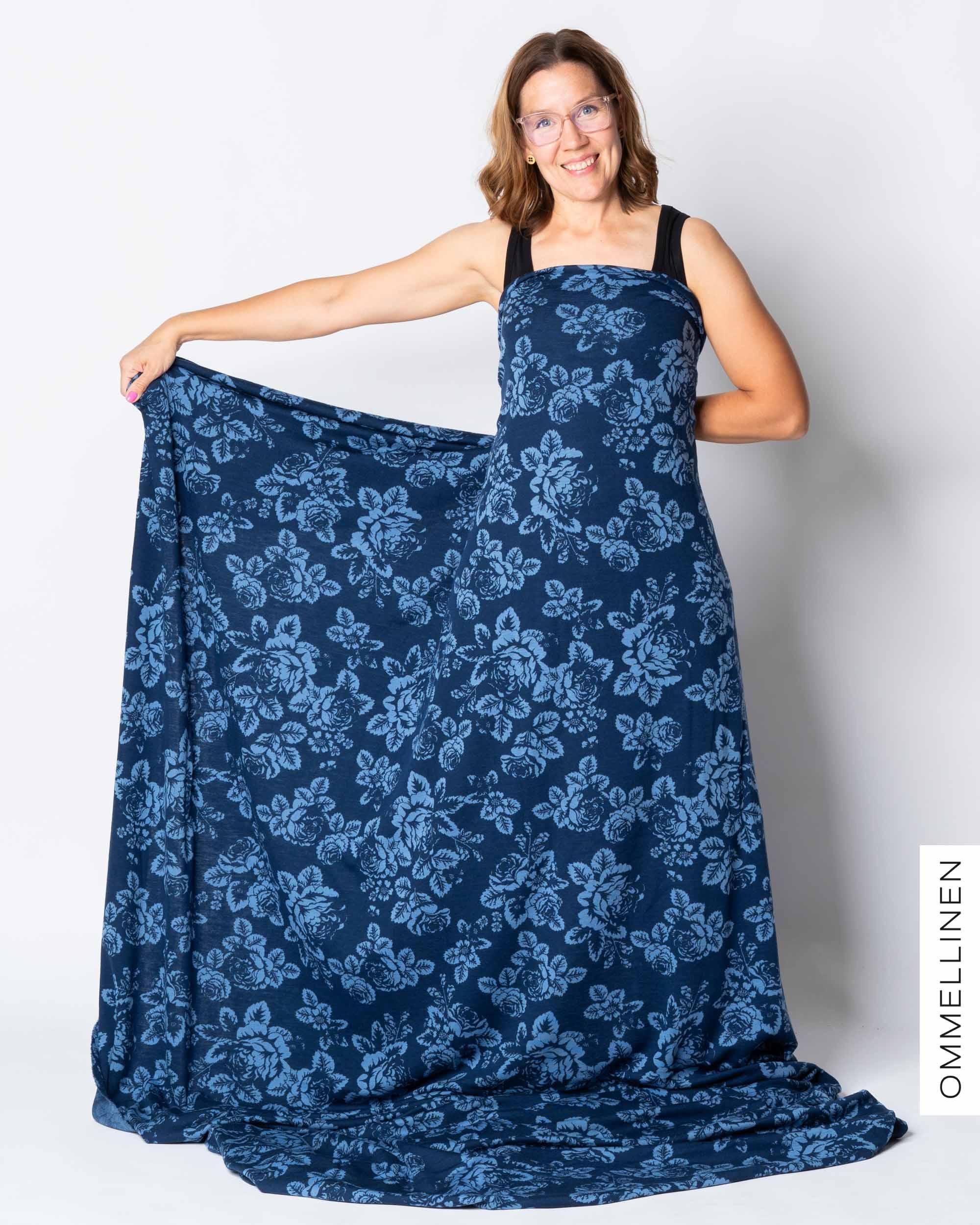 Merino wool, Babushka Roses - blue