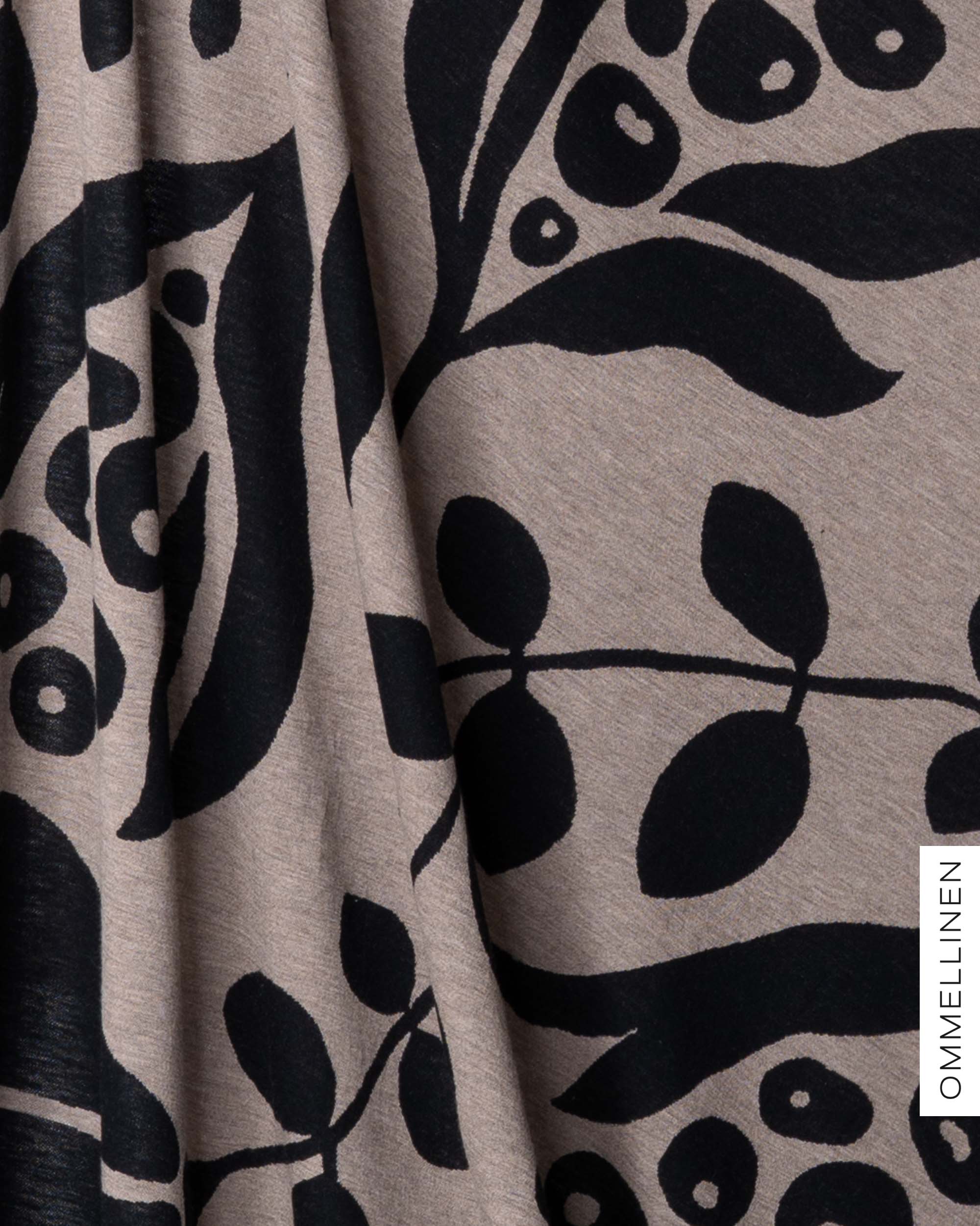 Merino wool, Kaunotar - hazelnut/black