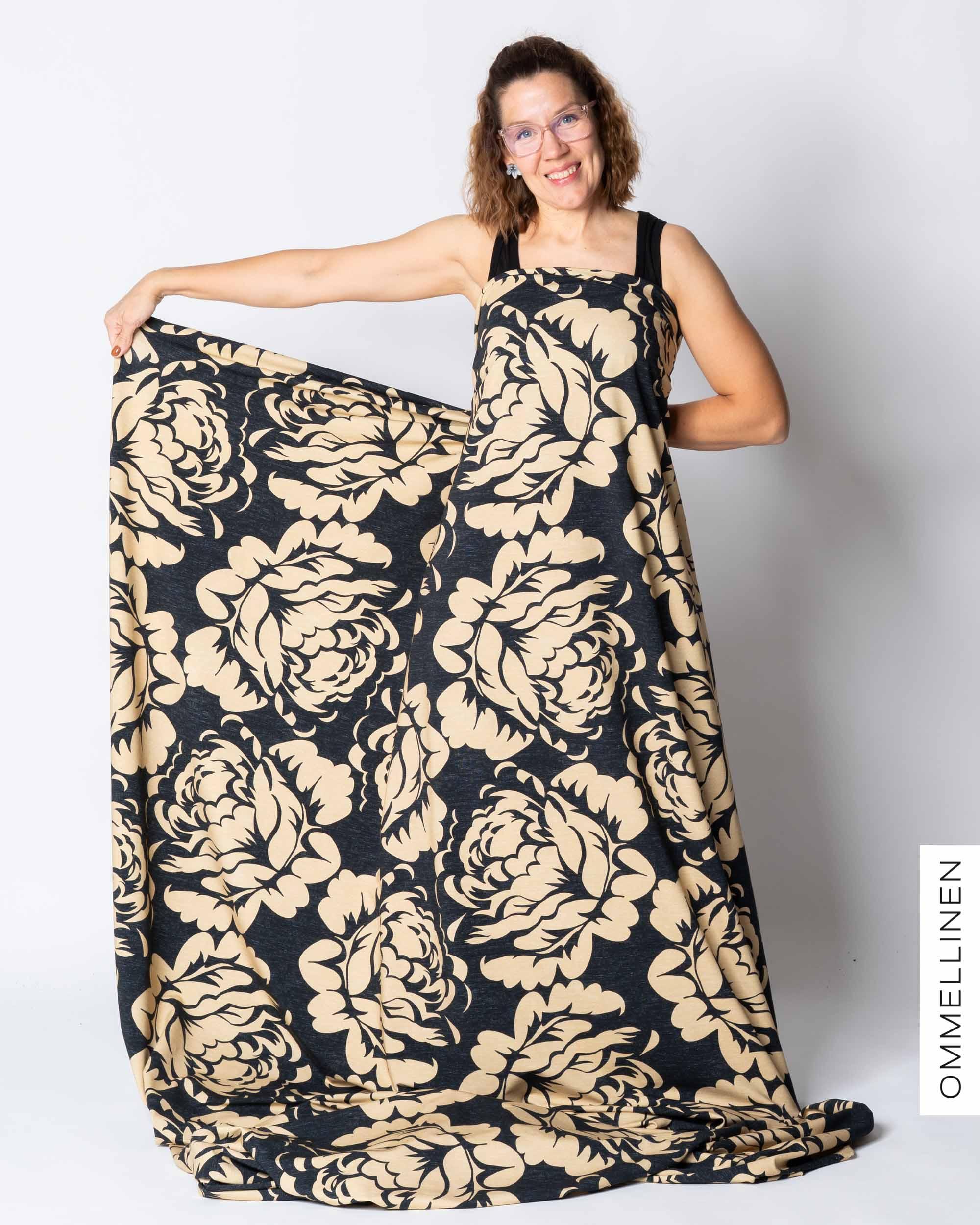 French terry, Babushka Roses Giant - black/sand