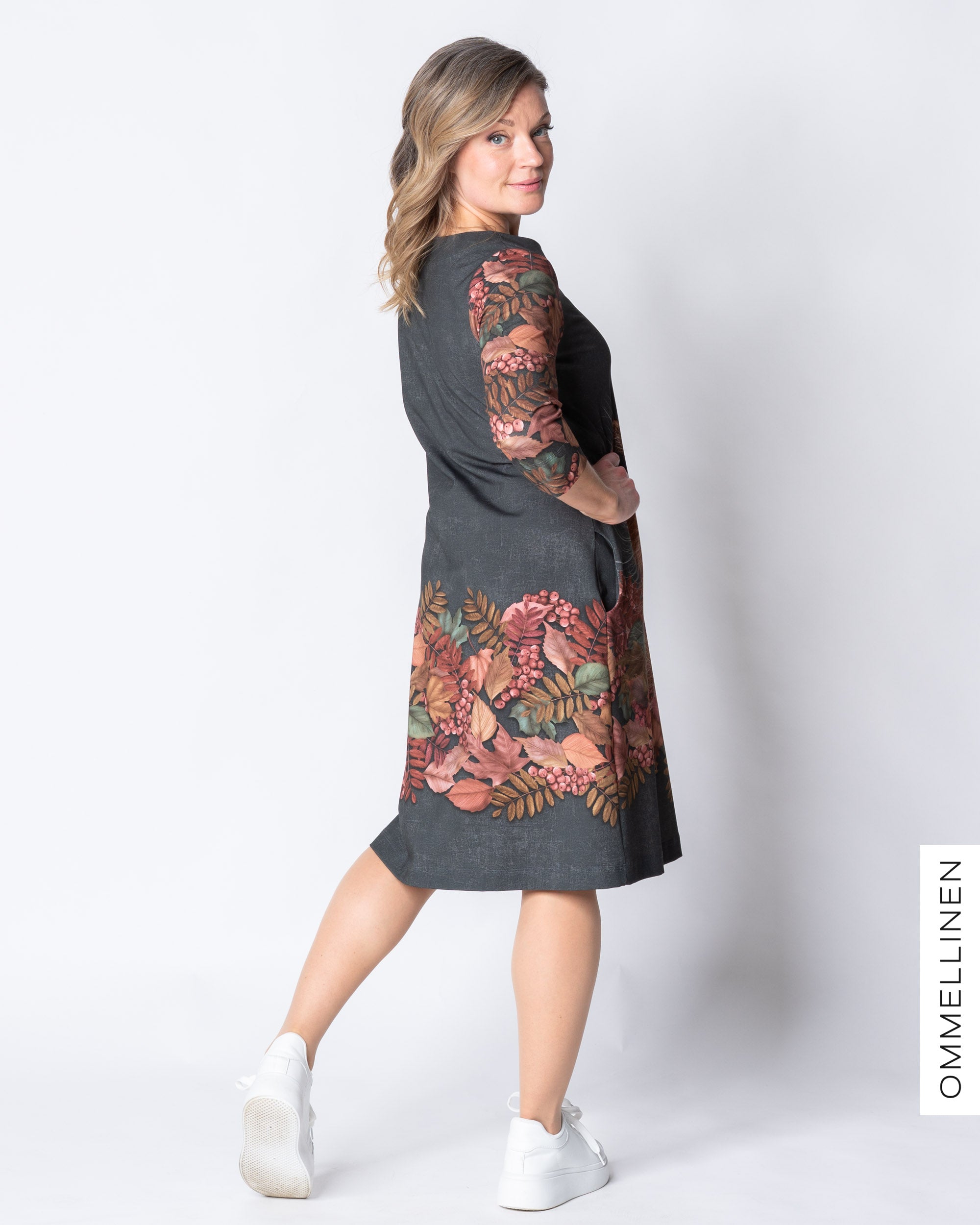 IISI dress, Syksyn lehdet ja kettu - grey