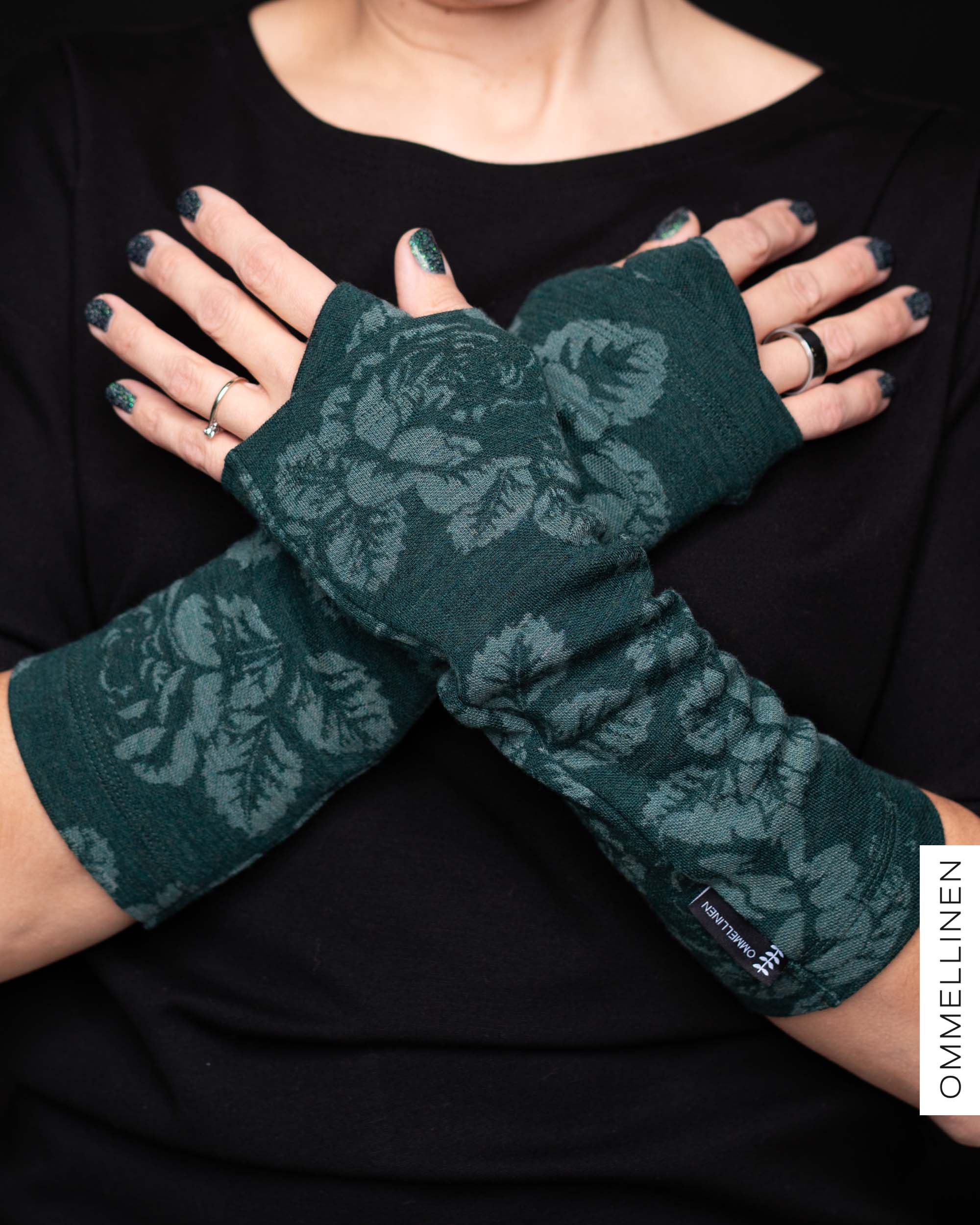 HALF gloves merino wool, Babushka Roses - green