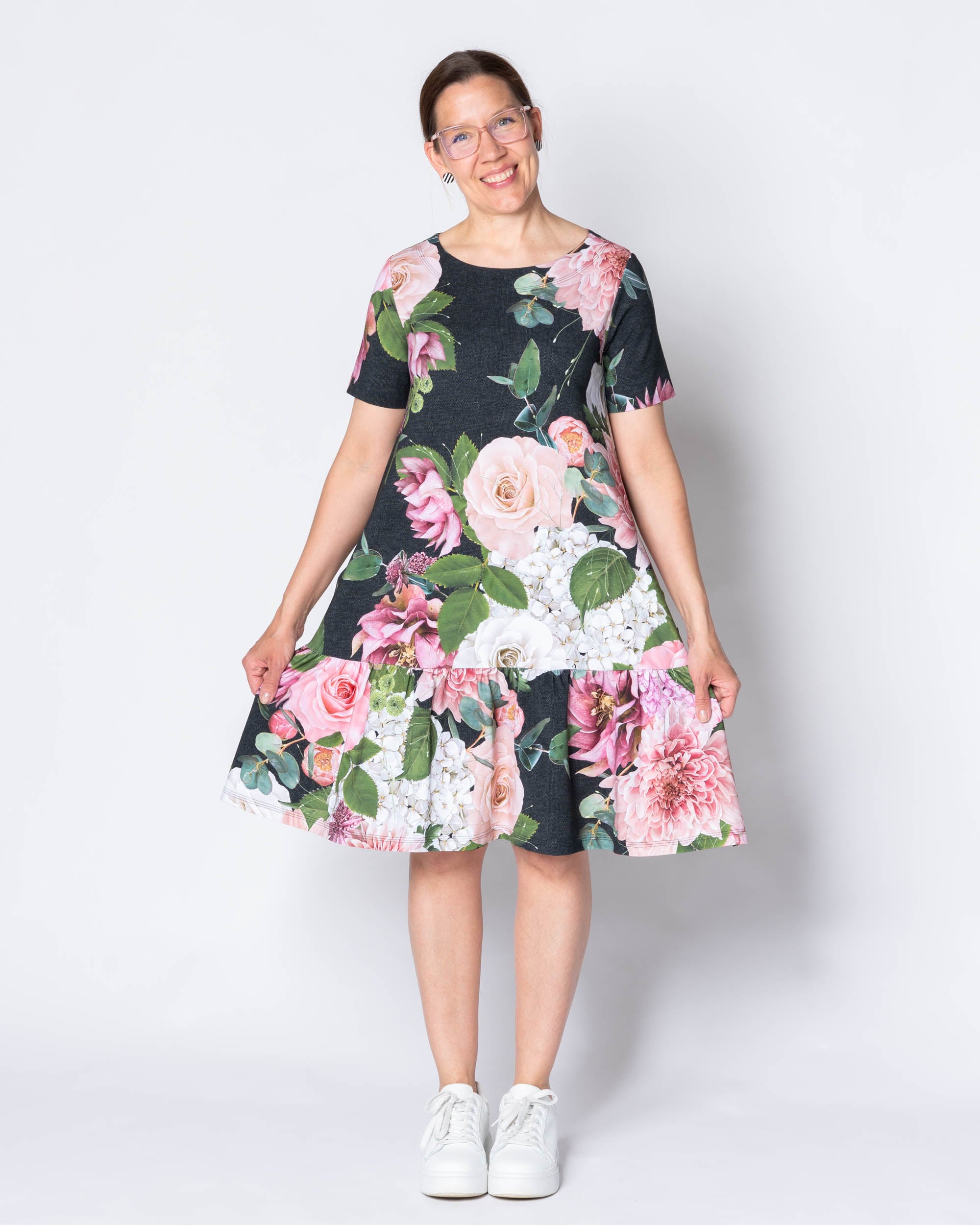 WHOOPS! FRILLA dress - short, Kukkakimppu - black - S