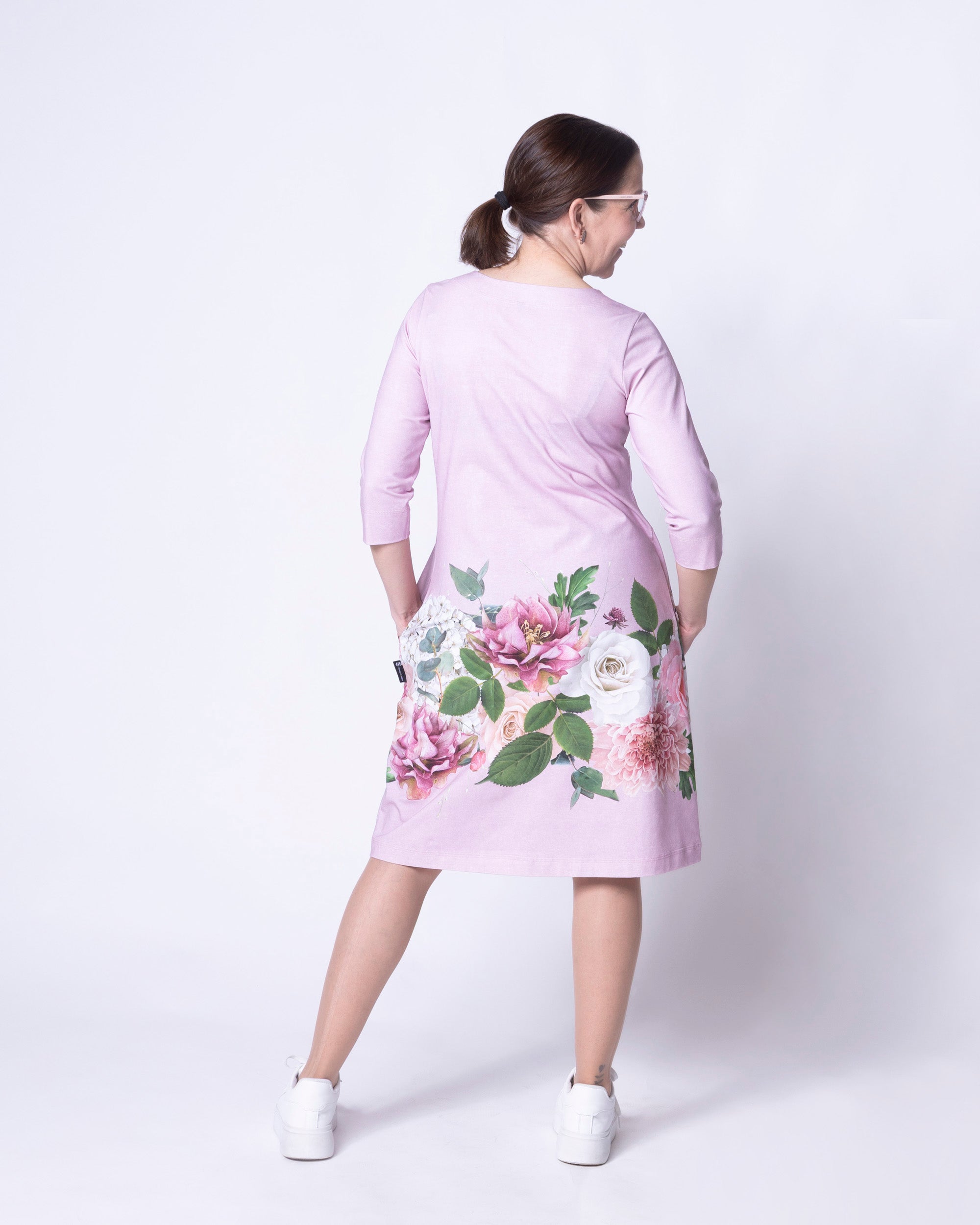 IISI dress, Kukkakimppu ja kettu - rose