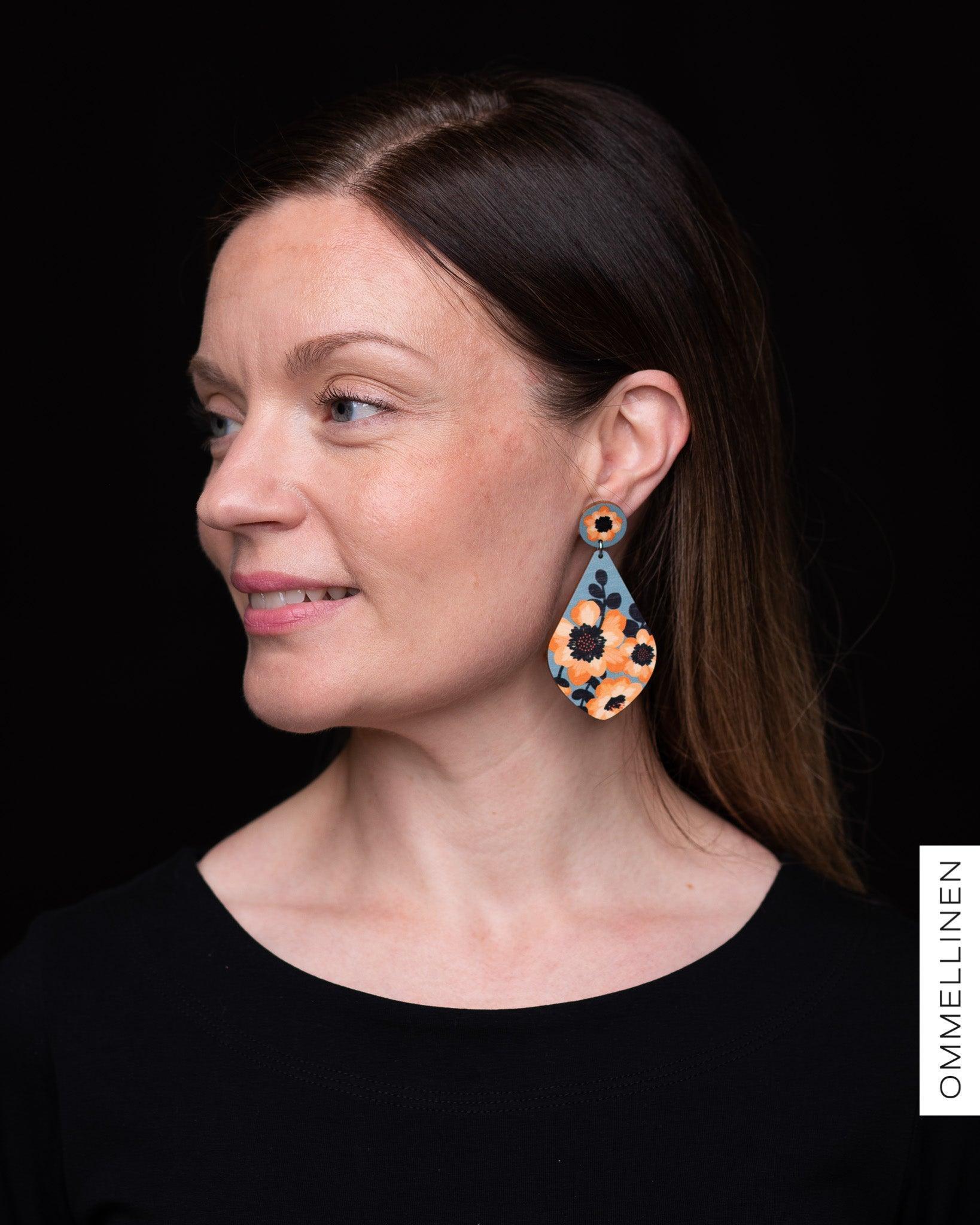 Korvakorut, Ikebana Syysvuokot sinivihreƤ - riippuva - Ommellinen