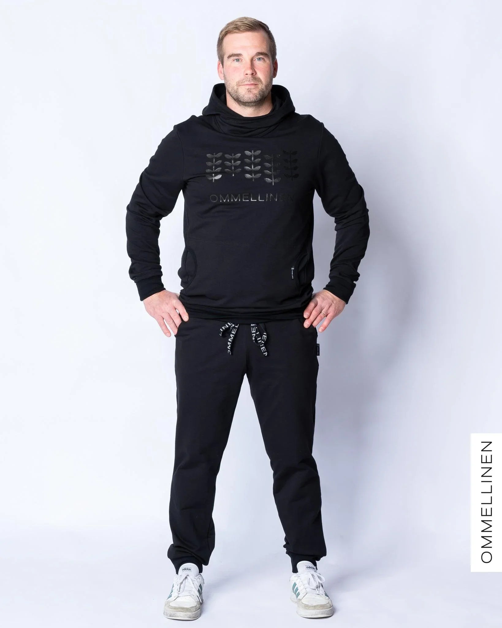 Miesten collarit, Musta - Ommellinen