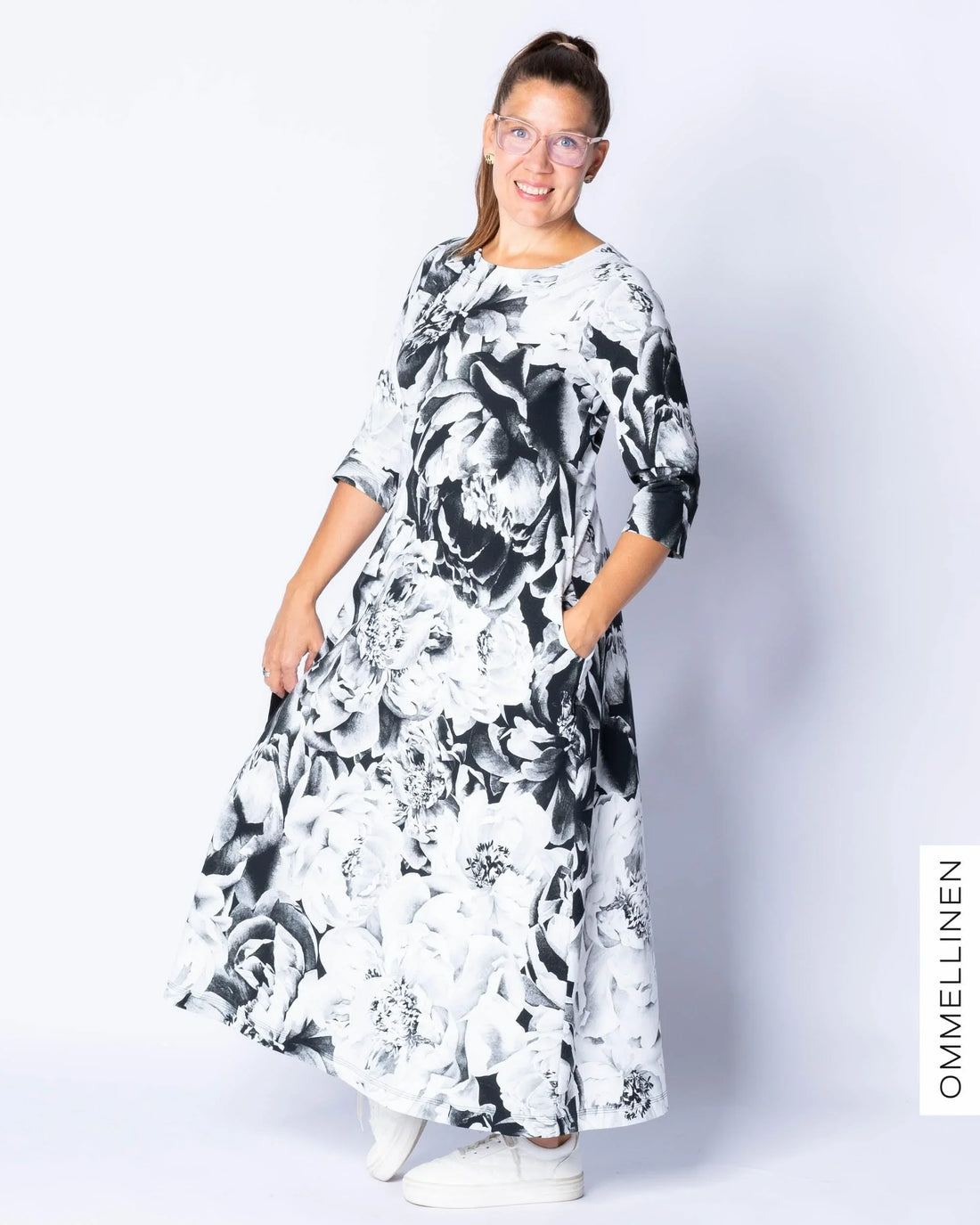 Unelmamekko, Ikuisuus - mustavalkoinen - Ommellinen