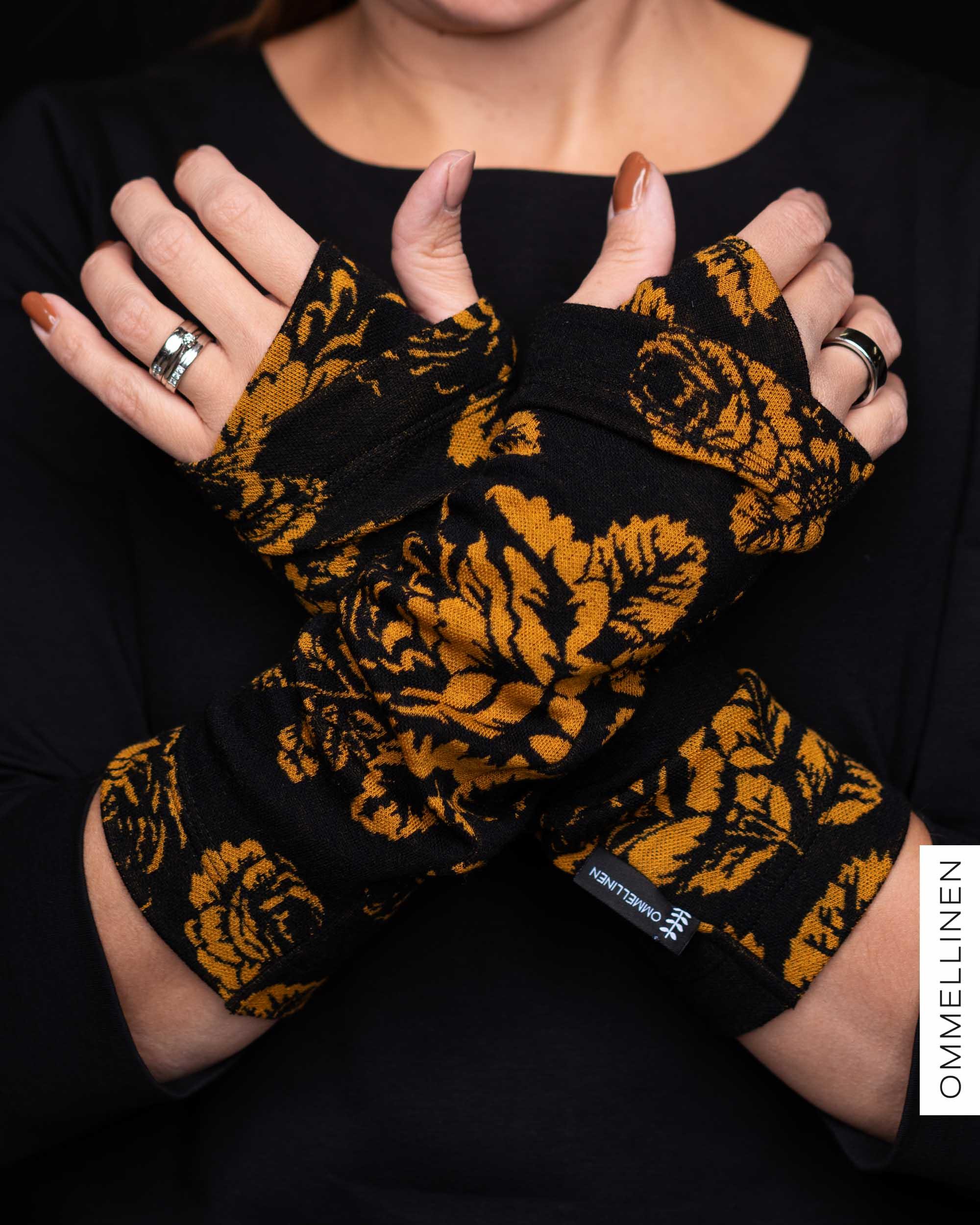 HALF gloves merino wool, Babushka Roses - black/ocher