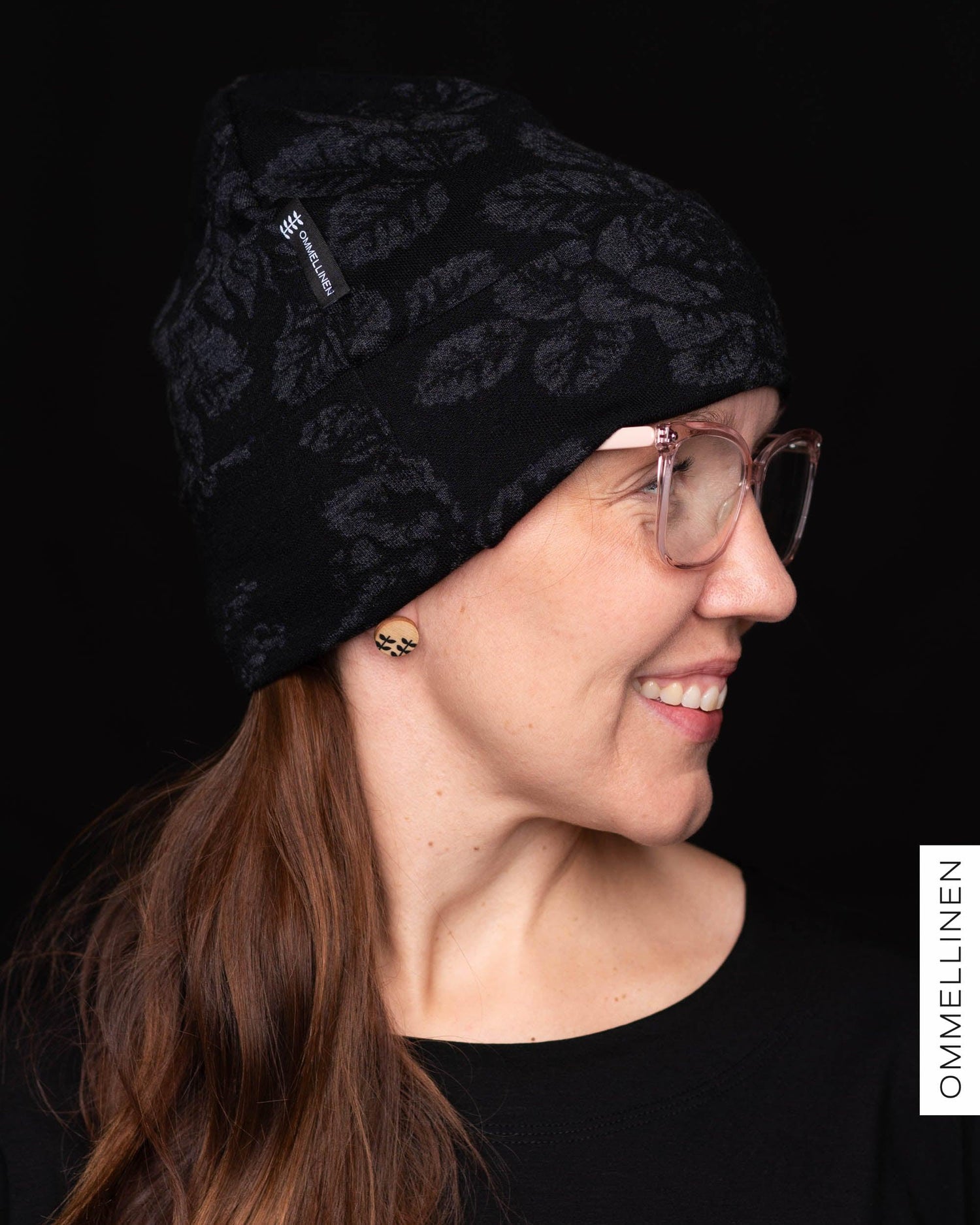 WHOOPS! Merino wool hat, Babushka Roses - black/grey