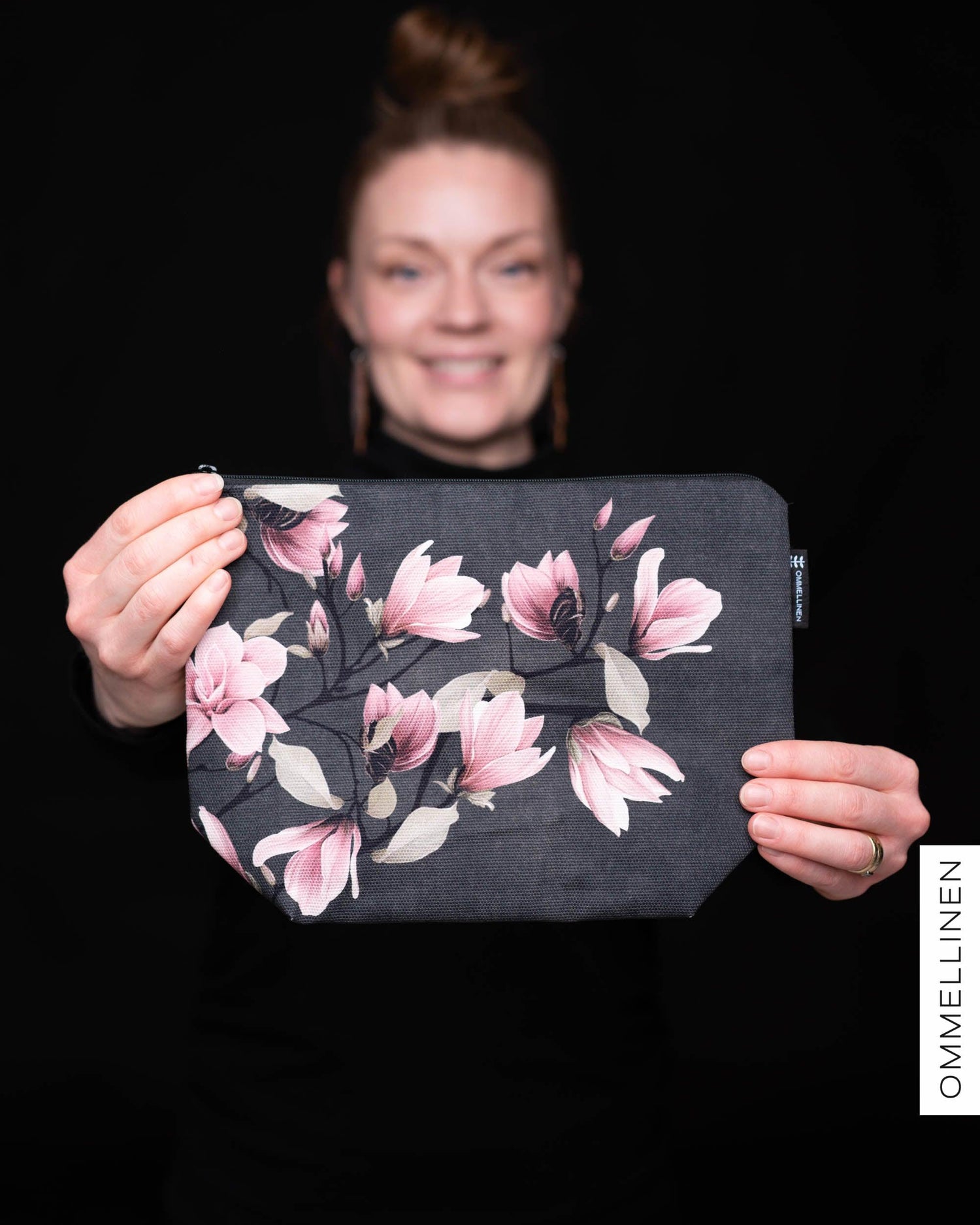 Makeup bag - giant, Magnolian kuiskaus