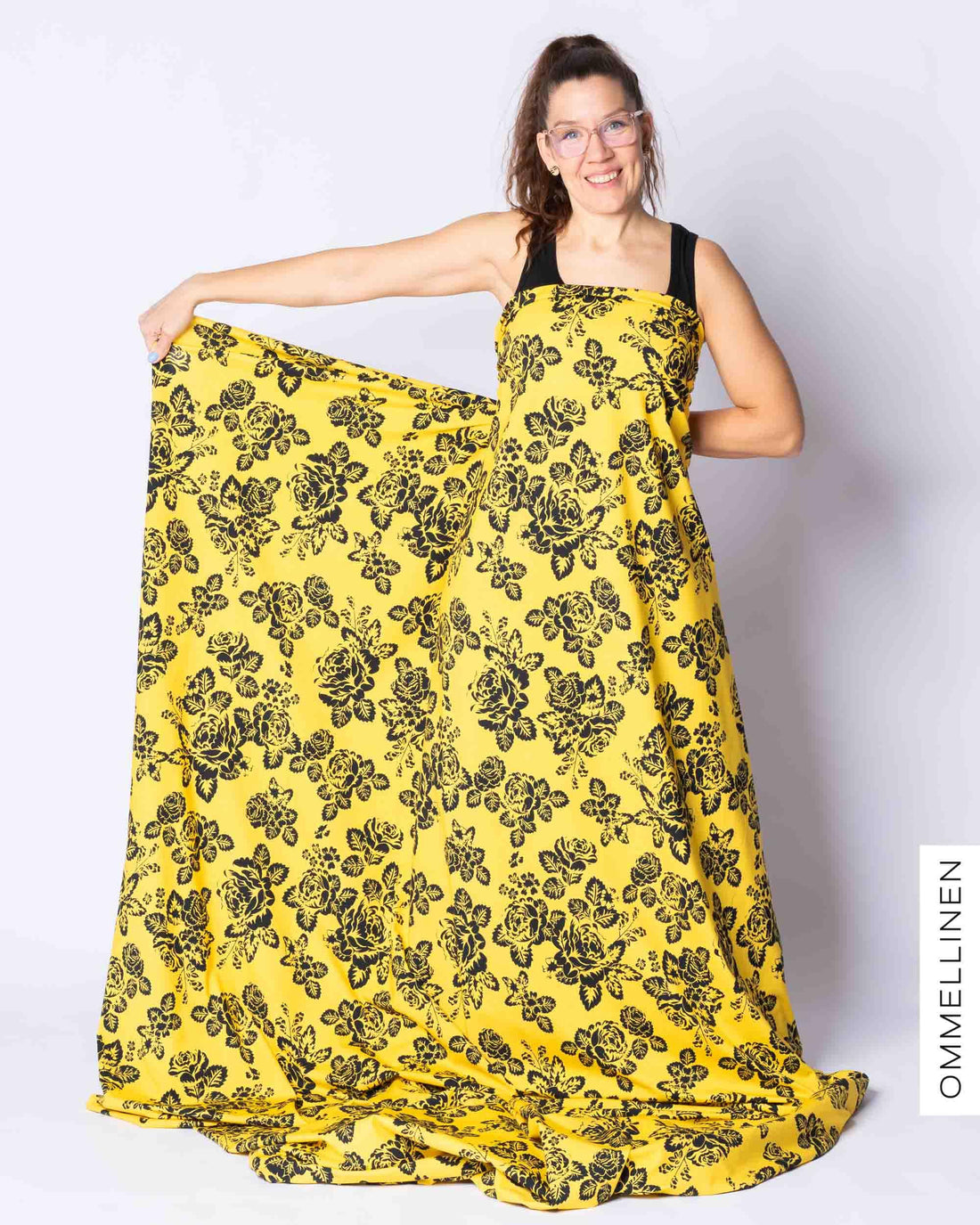 Jersey - PRE-CUT, Babushka Roses Lace - yellow