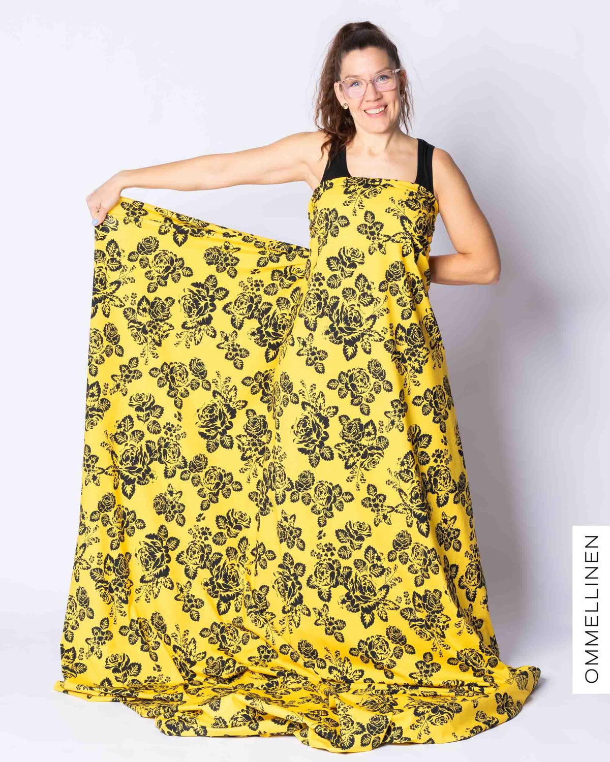 Jersey - PRE-CUT, Babushka Roses Lace - yellow