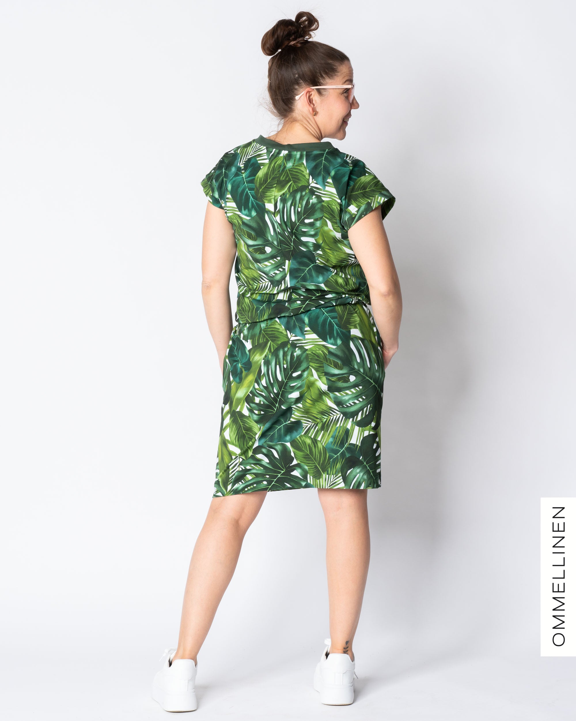 TOP dress, Lehdet