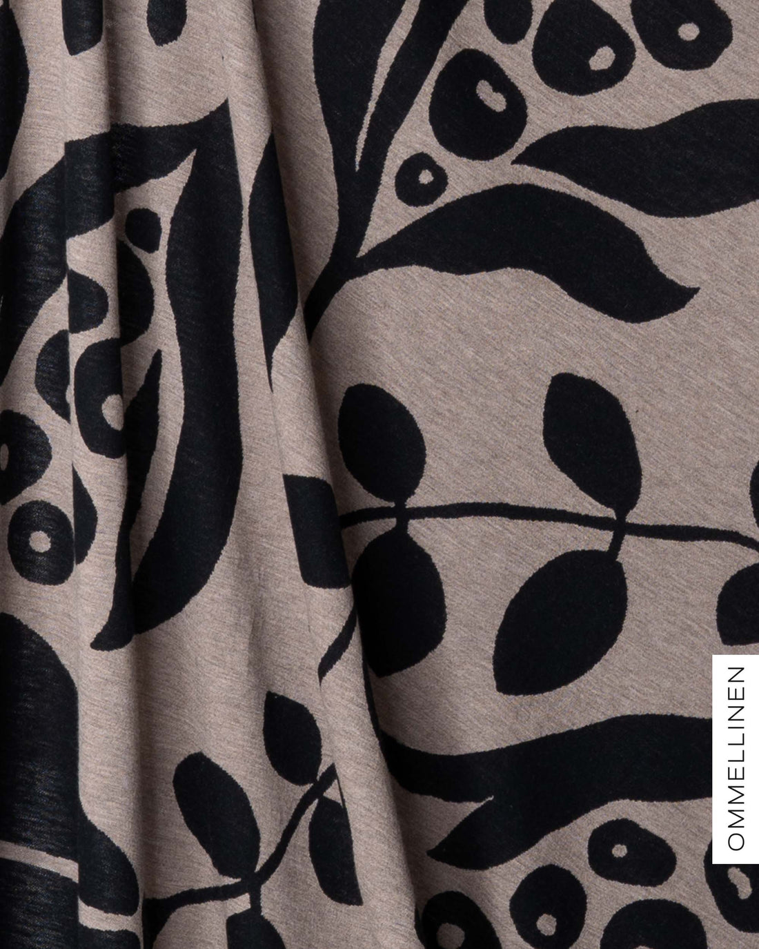 Merino wool, Kaunotar - hazelnut/black