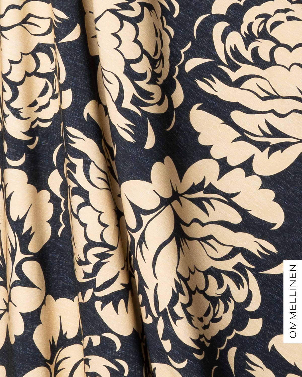 French terry, Babushka Roses Giant - black/sand