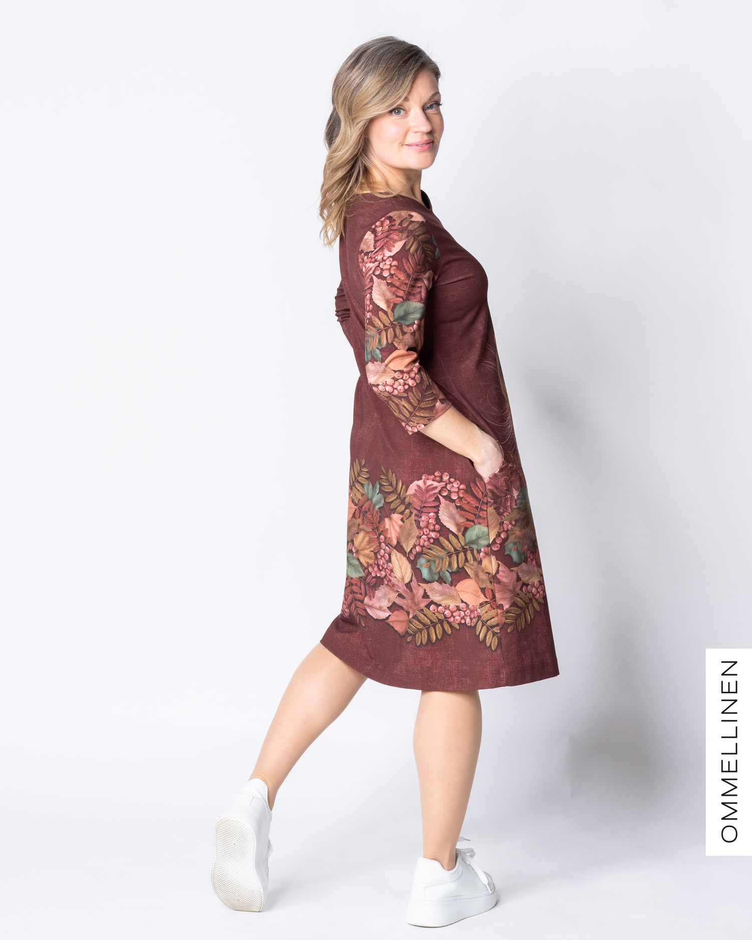 IISI dress, Syksyn lehdet ja kettu - burgundy