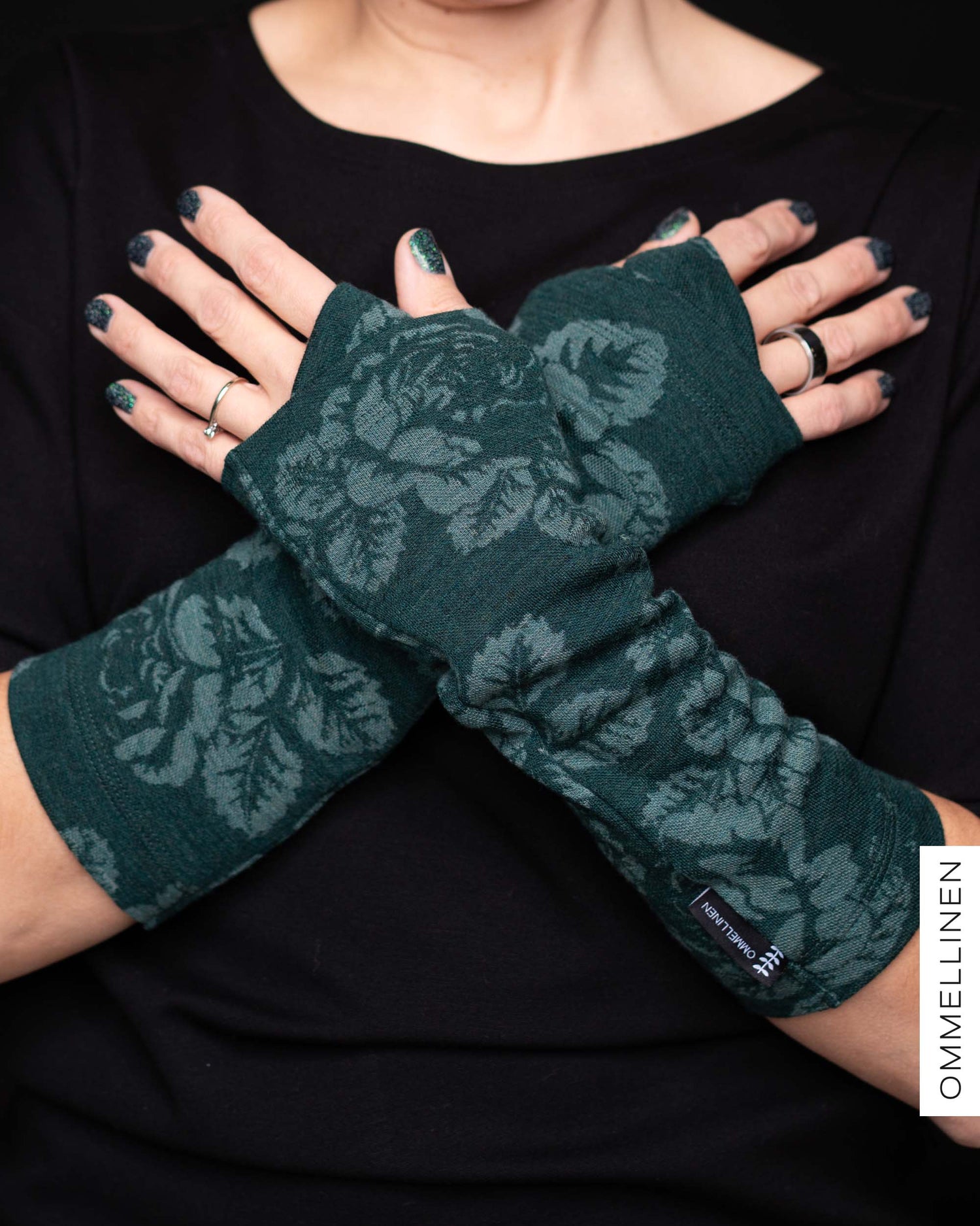 HALF gloves merino wool, Babushka Roses - green