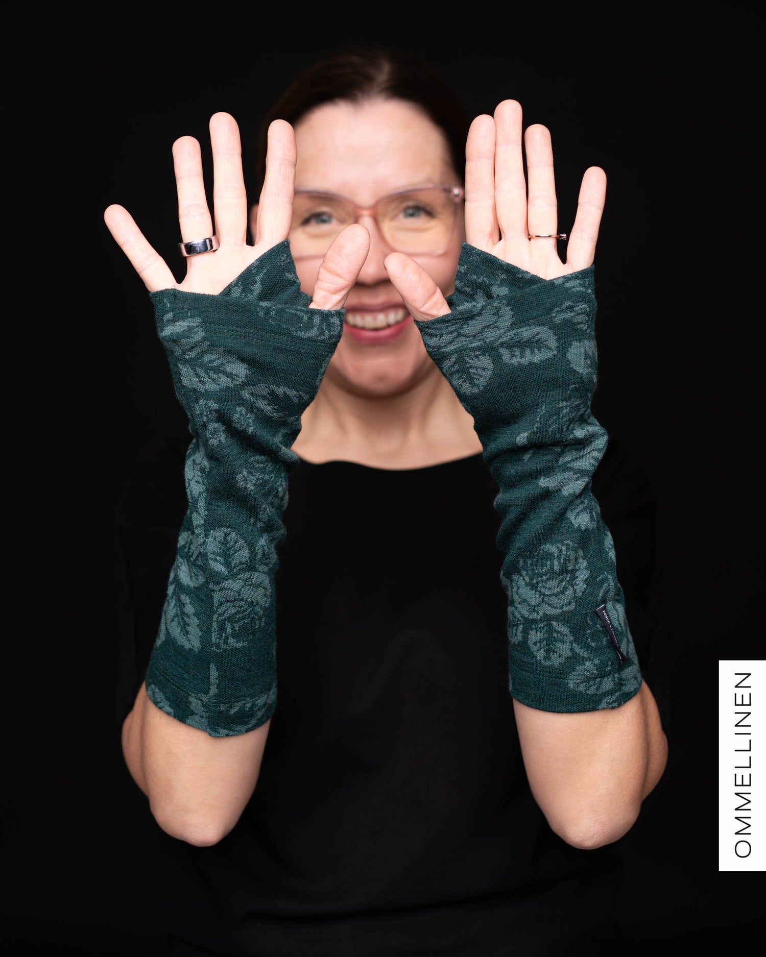 HALF gloves merino wool, Babushka Roses - green