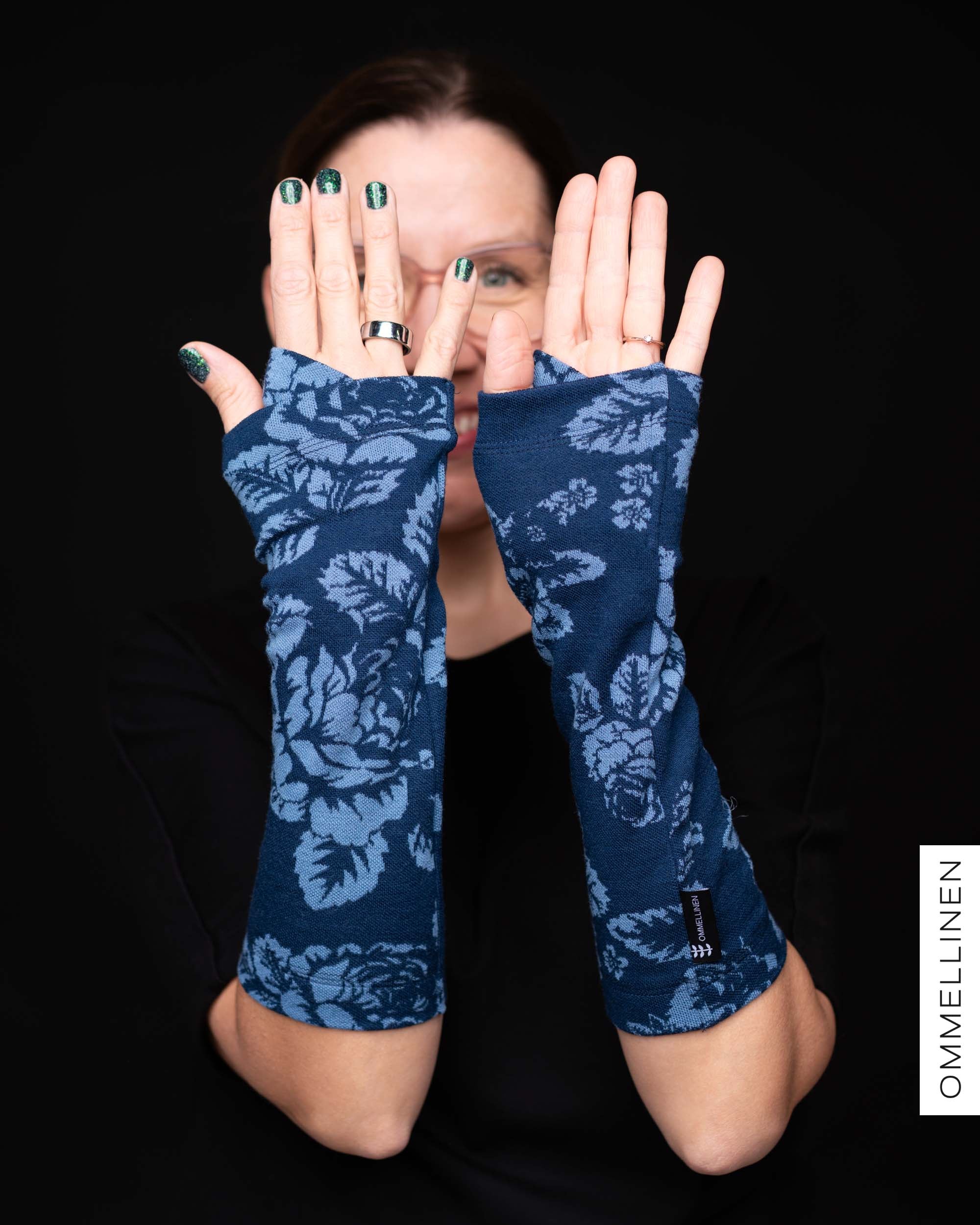 HALF gloves merino wool, Babushka Roses - blue