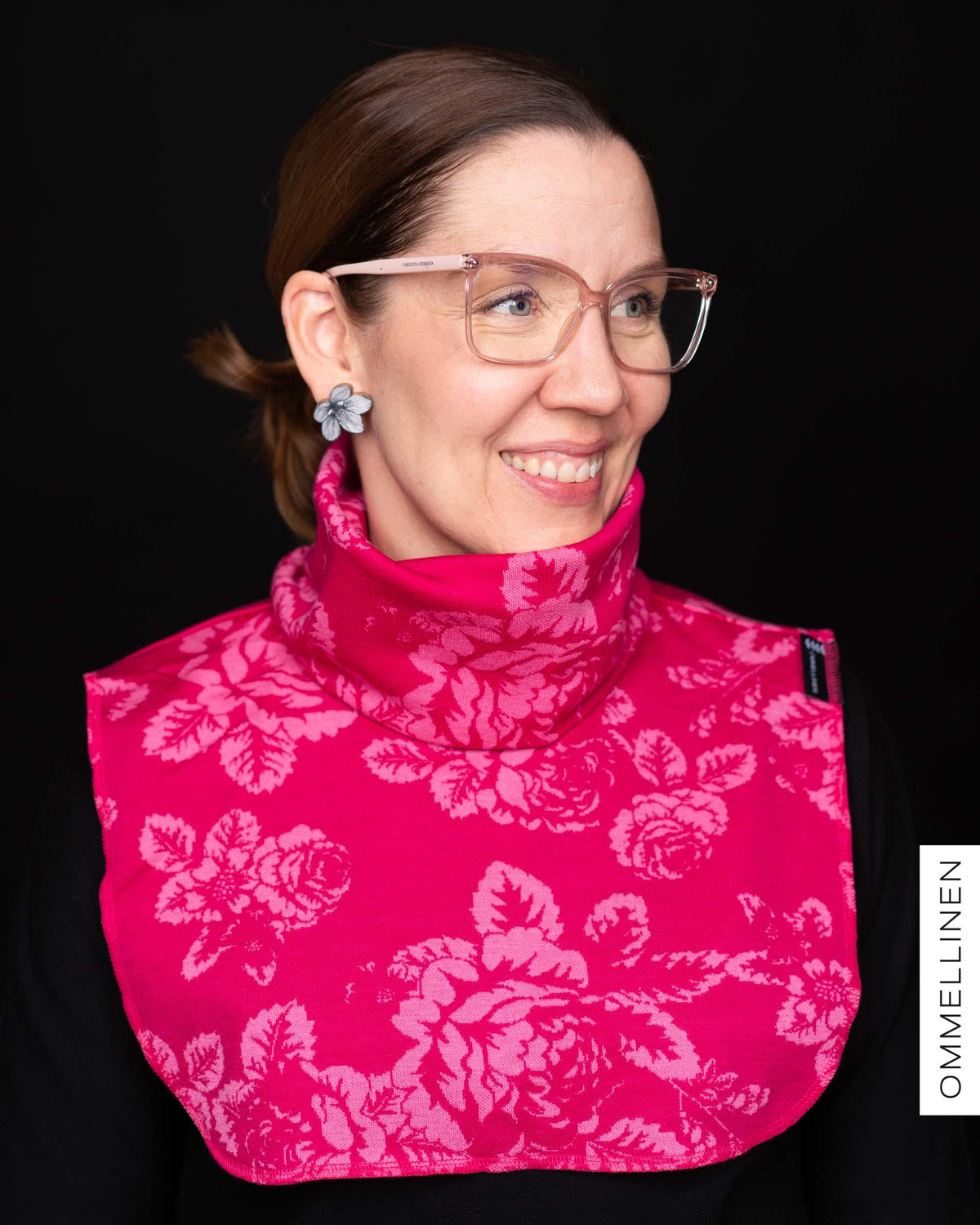 Merino wool collar, Babushka Roses - pink