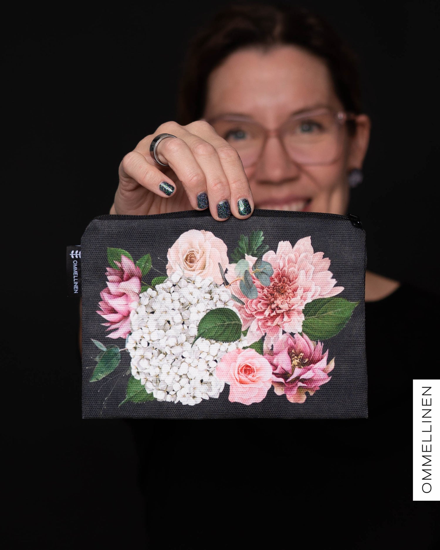 Makeup bag - big, Kukkakimppu