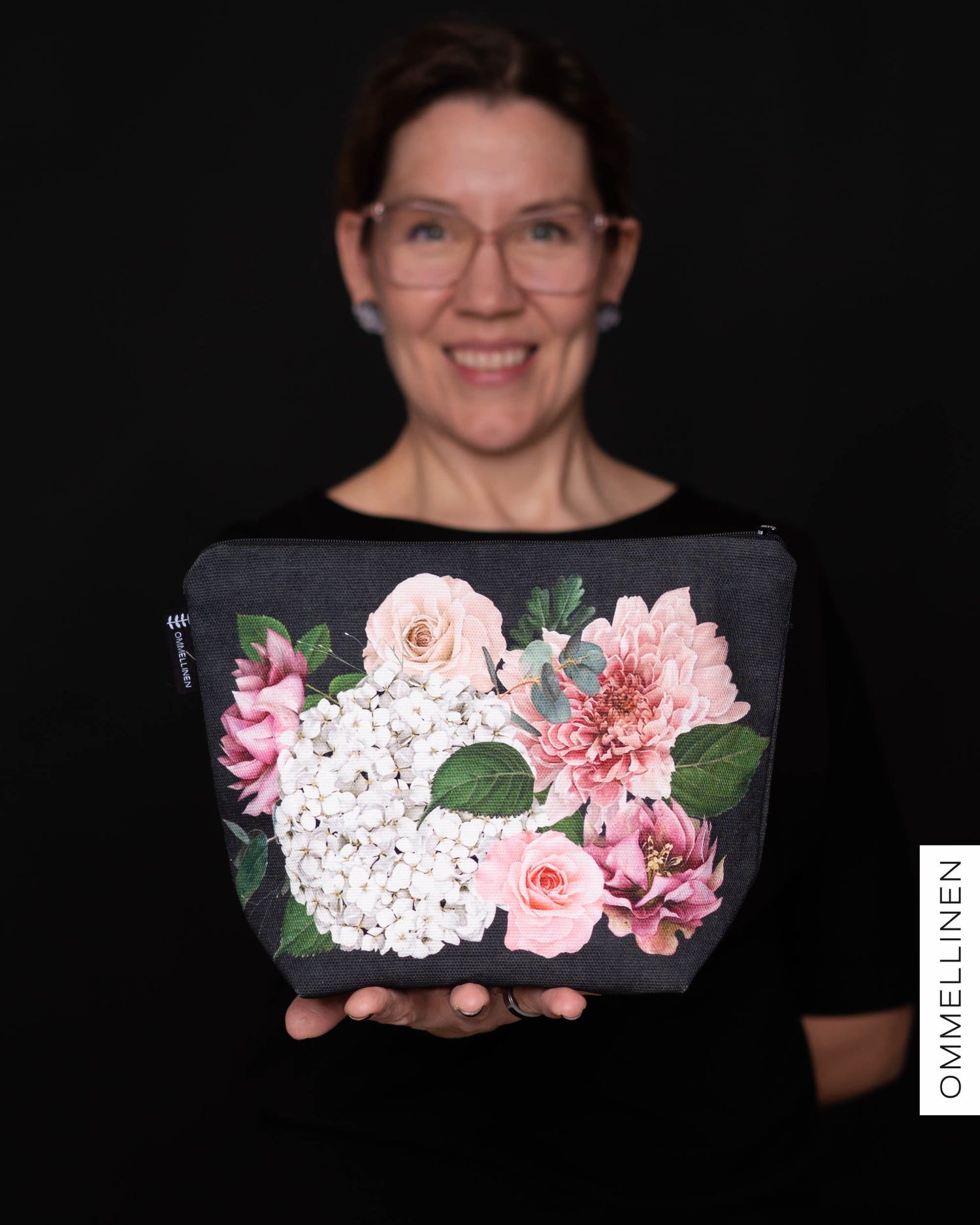 Makeup bag - giant, Kukkakimppu