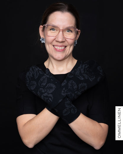 MERINO mittens, Babushka Roses - black/grey