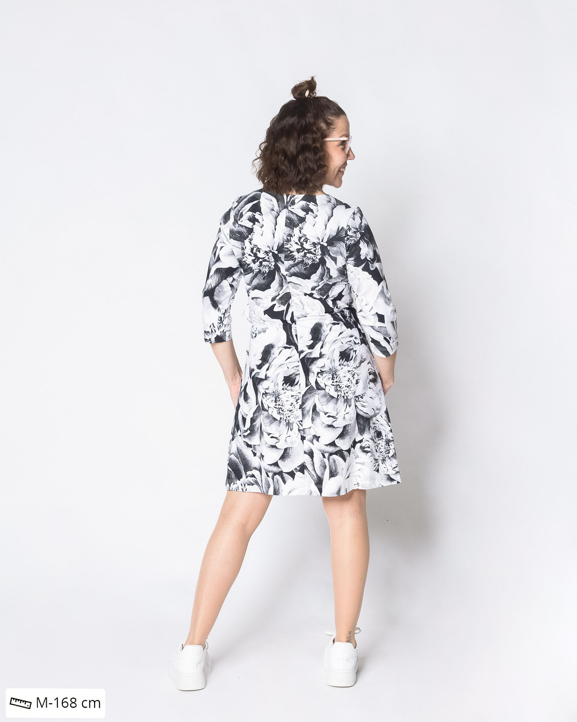 SOLMU dress, Ikuisuus - black/white