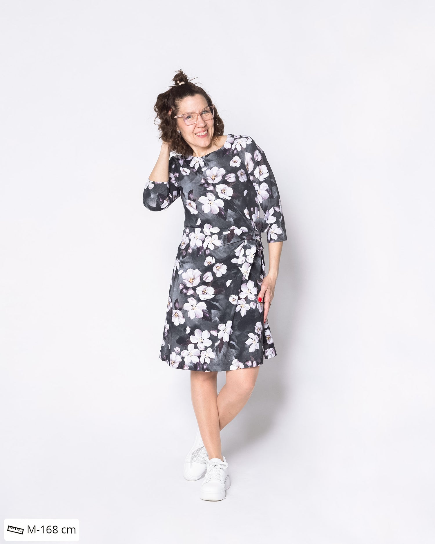 SOLMU dress, Omenankukkia - light