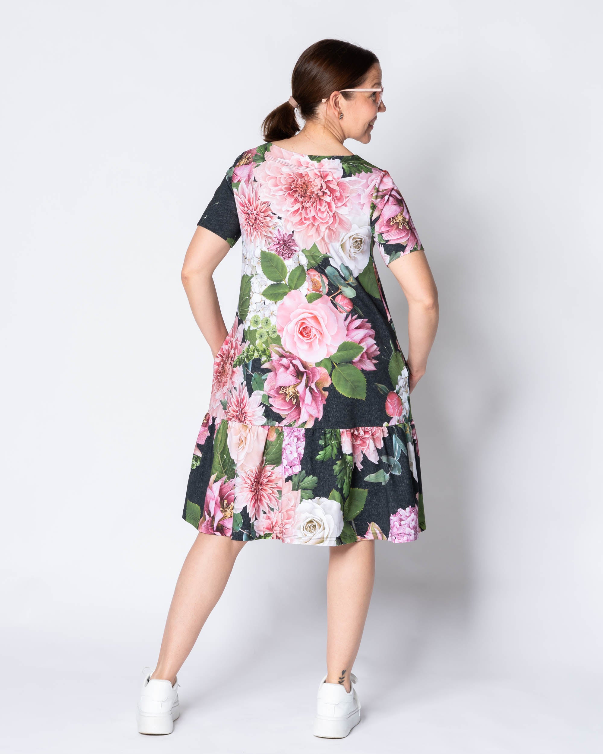 WHOOPS! FRILLA dress - short, Kukkakimppu - black - S