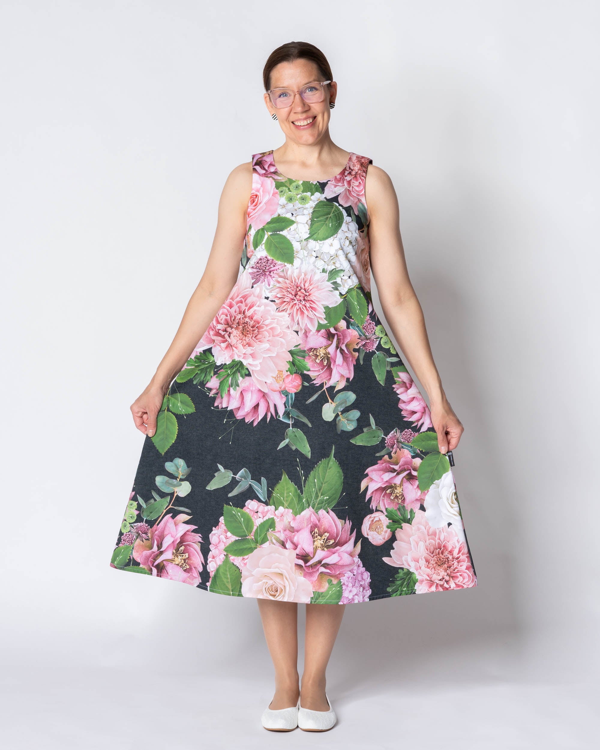 TYYLI dress, Kukkakimppu - black