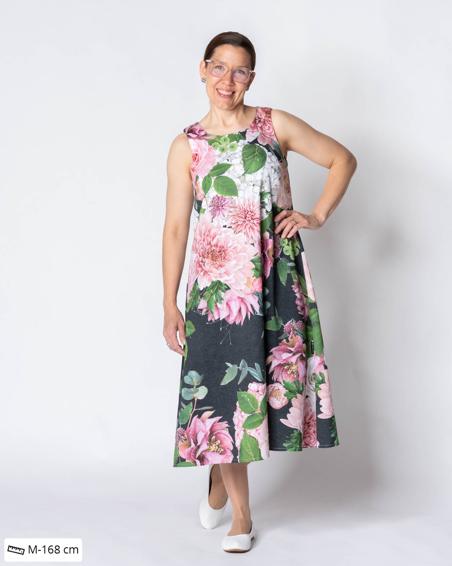 TYYLI dress, Kukkakimppu - black