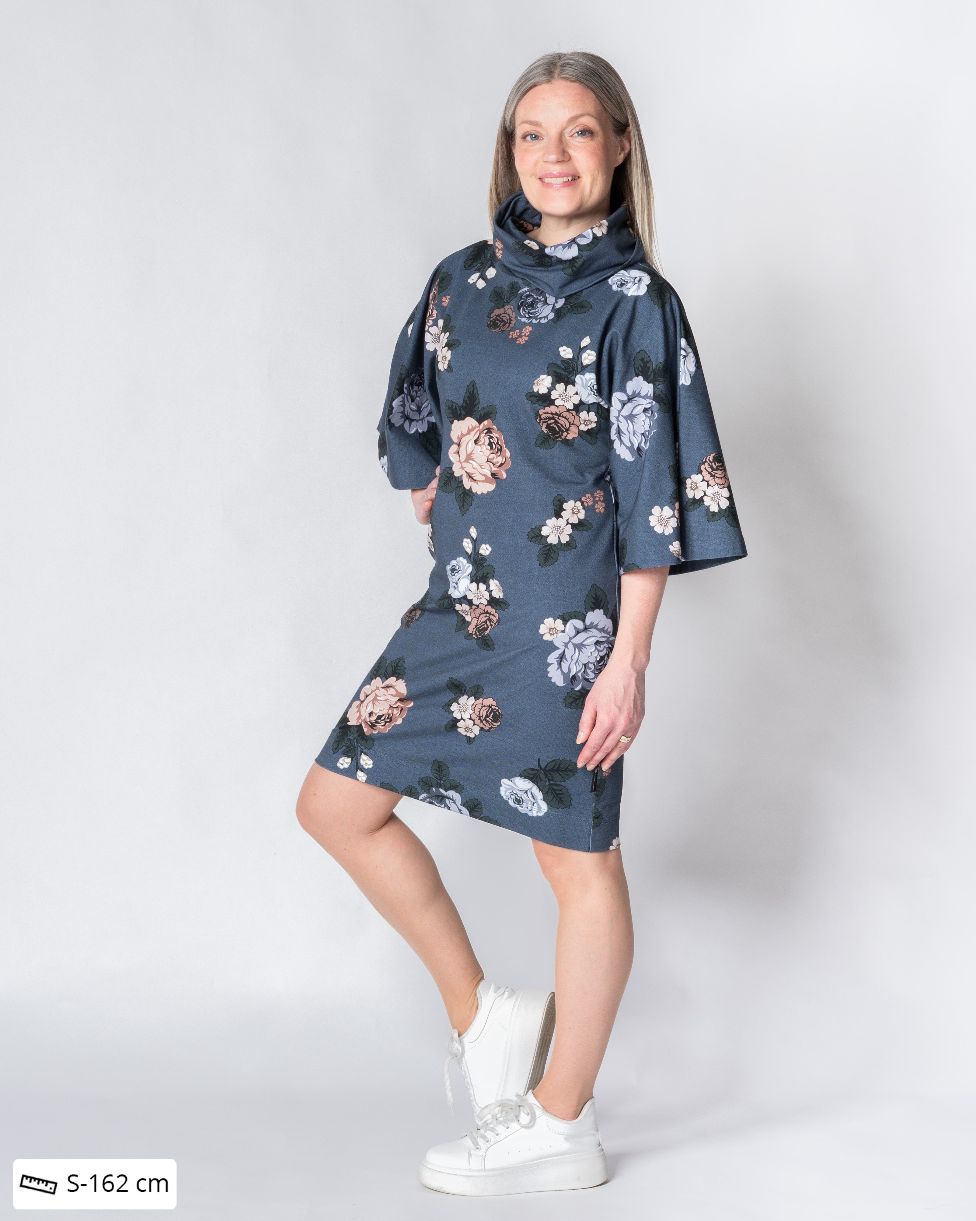 HULMU tunic, Babushka Roses - blueberry