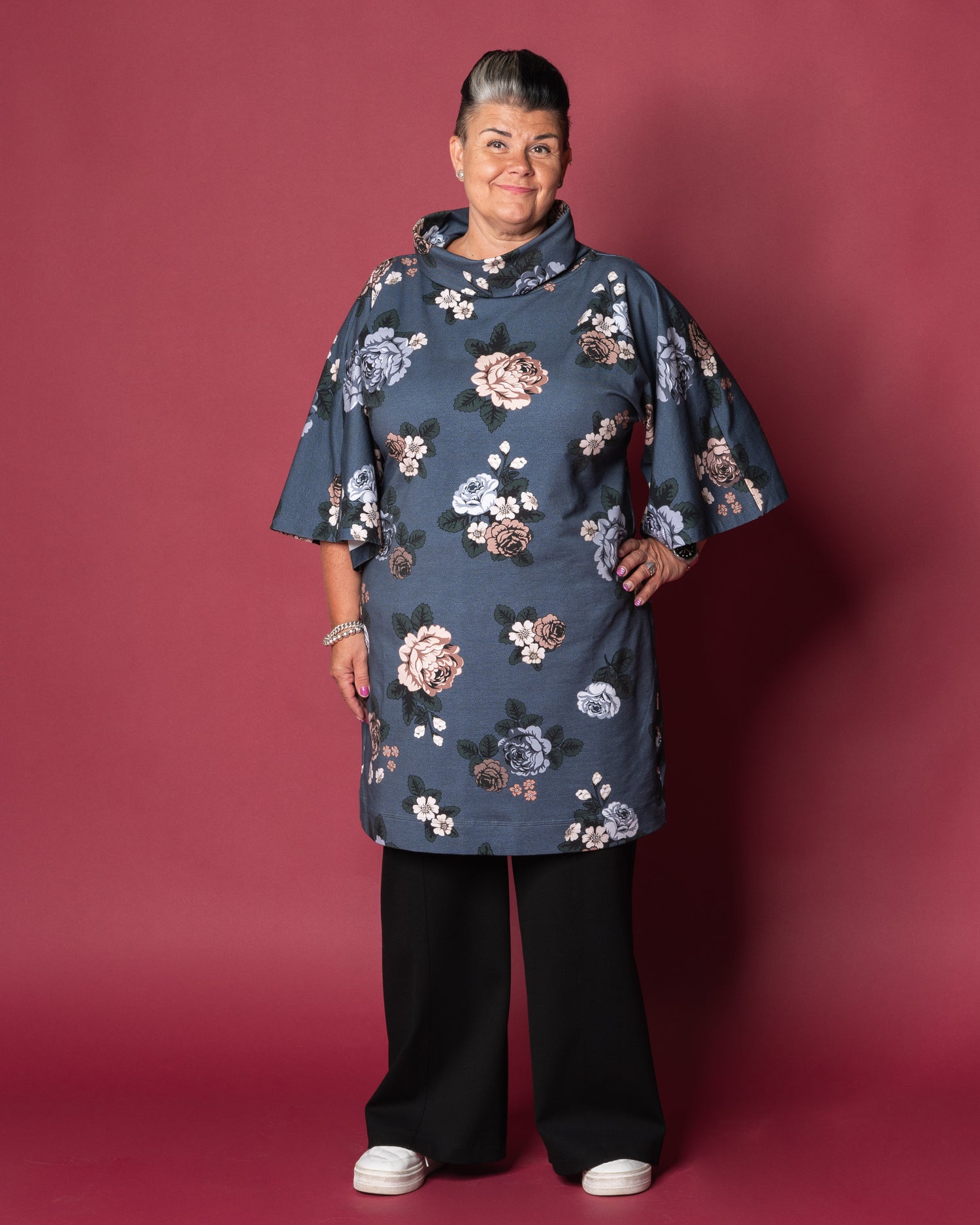 HULMU tunic, Babushka Roses - blueberry