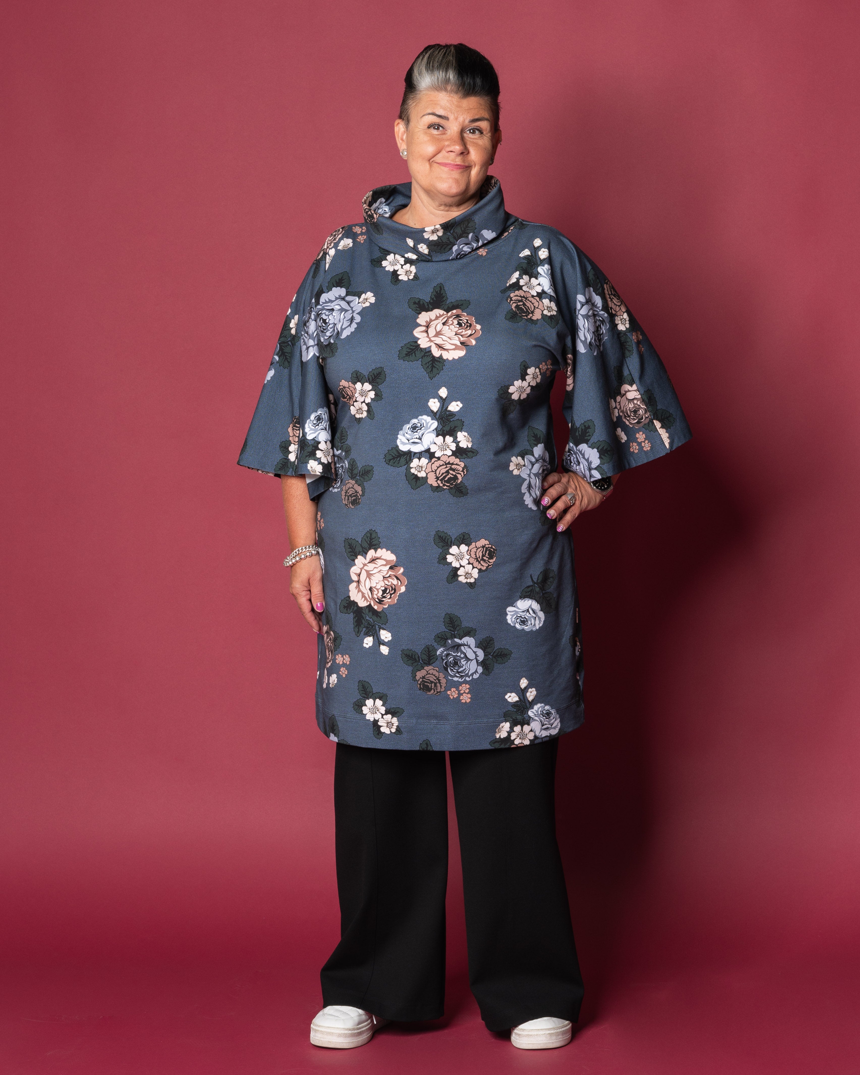 HULMU tunic, Babushka Roses - blueberry