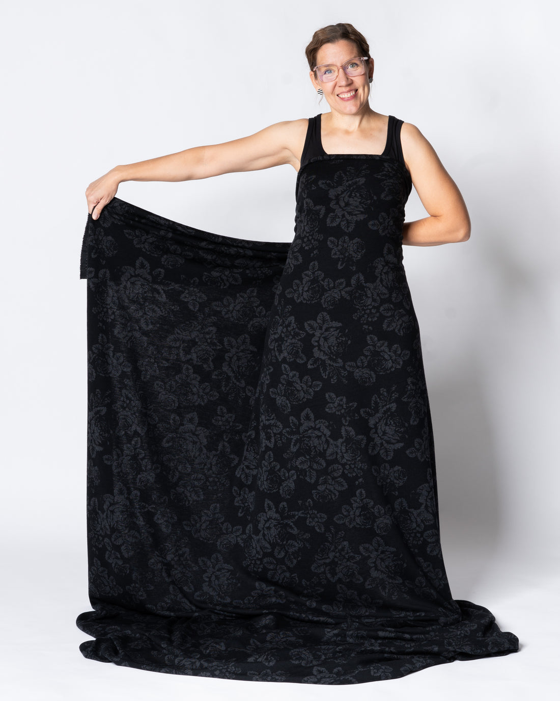 Merino wool, Babushka Roses - black/grey