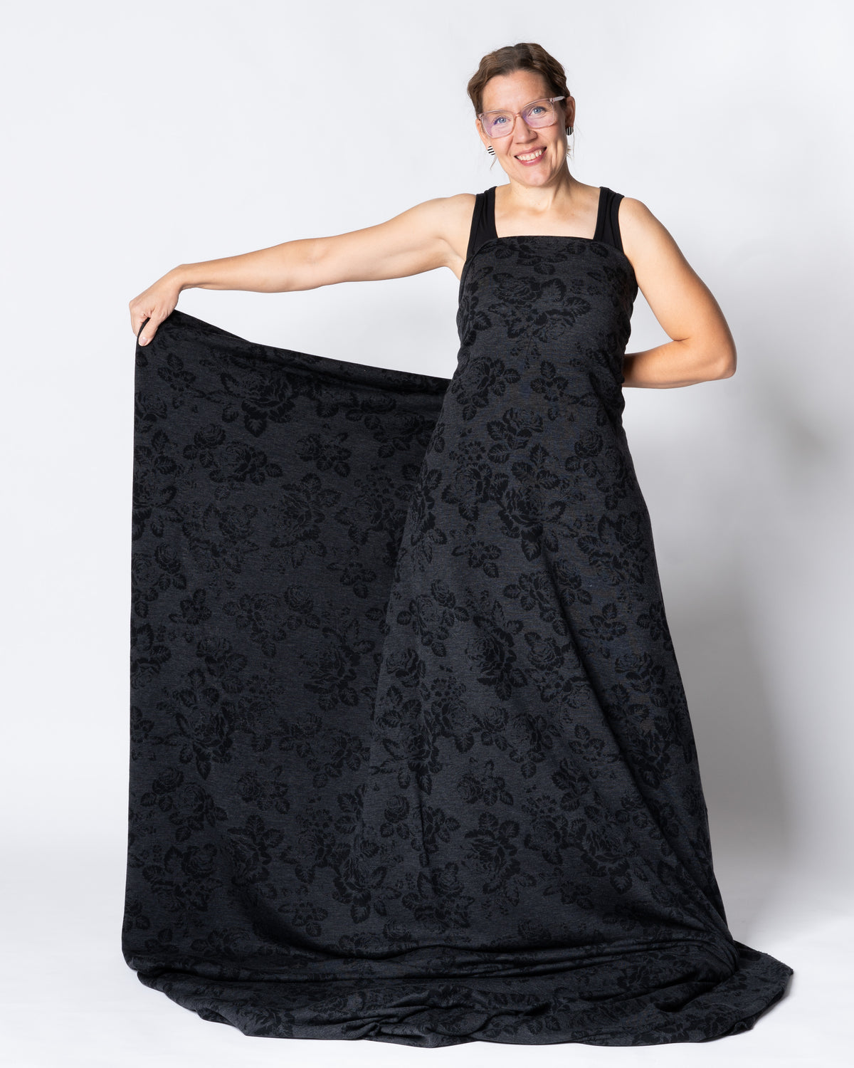 Merino wool, Babushka Roses - grey/black